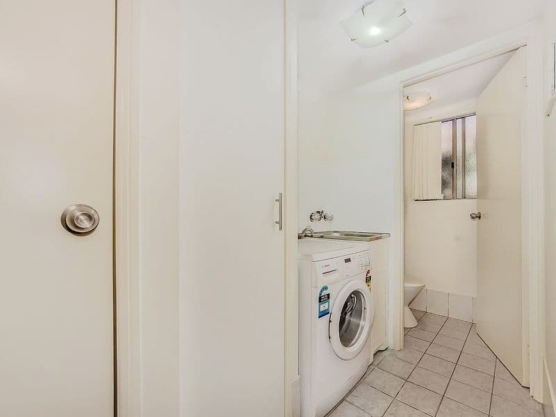 28 Sykes Street, SOUTHPORT QLD 4215, Southport - Thumbnail 7