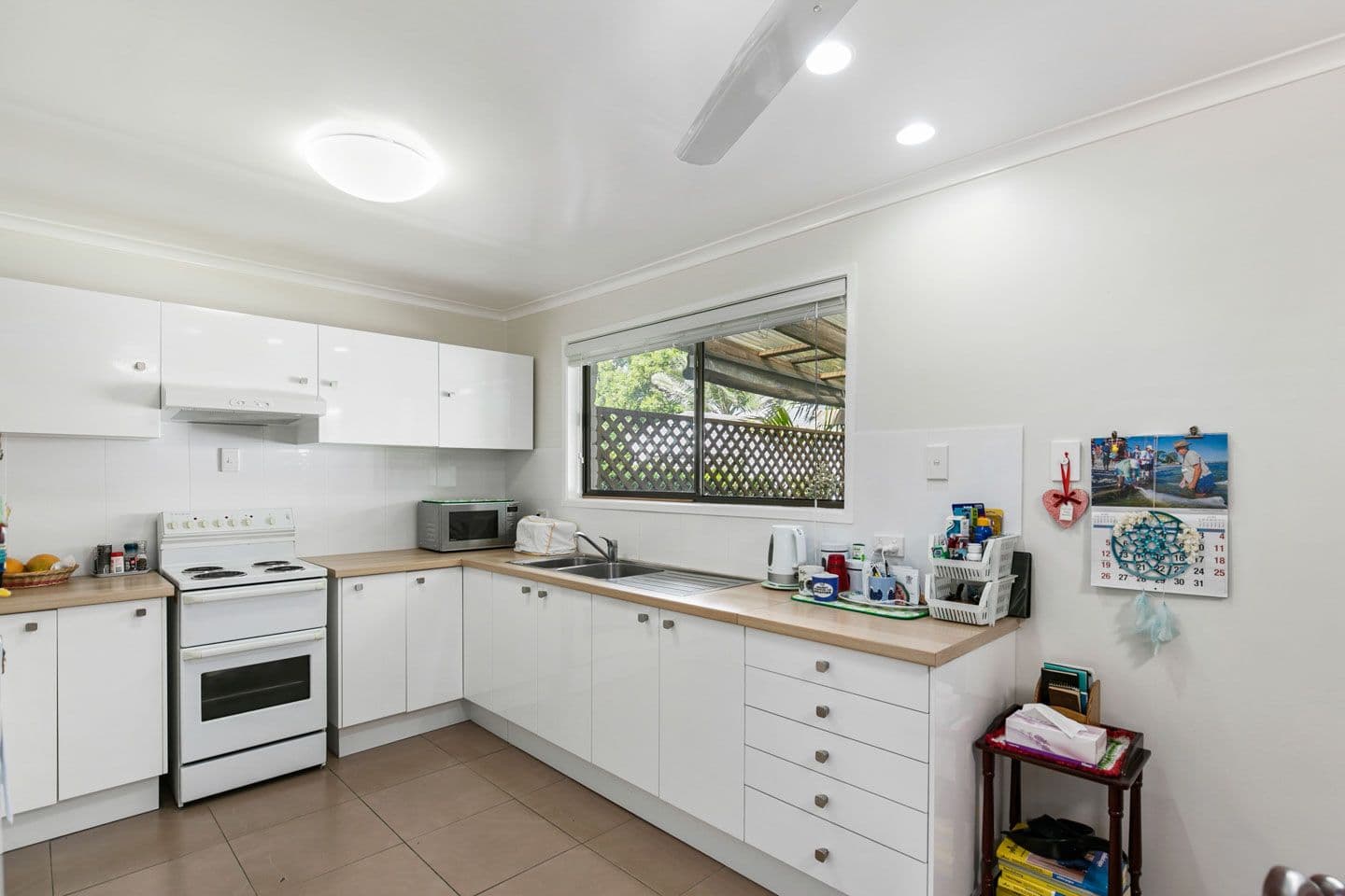 35 Sunset Crescent, Torquay QLD 4655, Torquay - Thumbnail 2