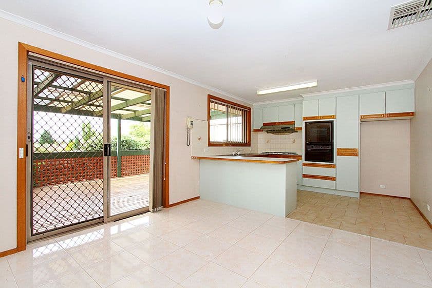 6 Dorman Court, MILL PARK VIC 3082, Mill Park - Thumbnail 3