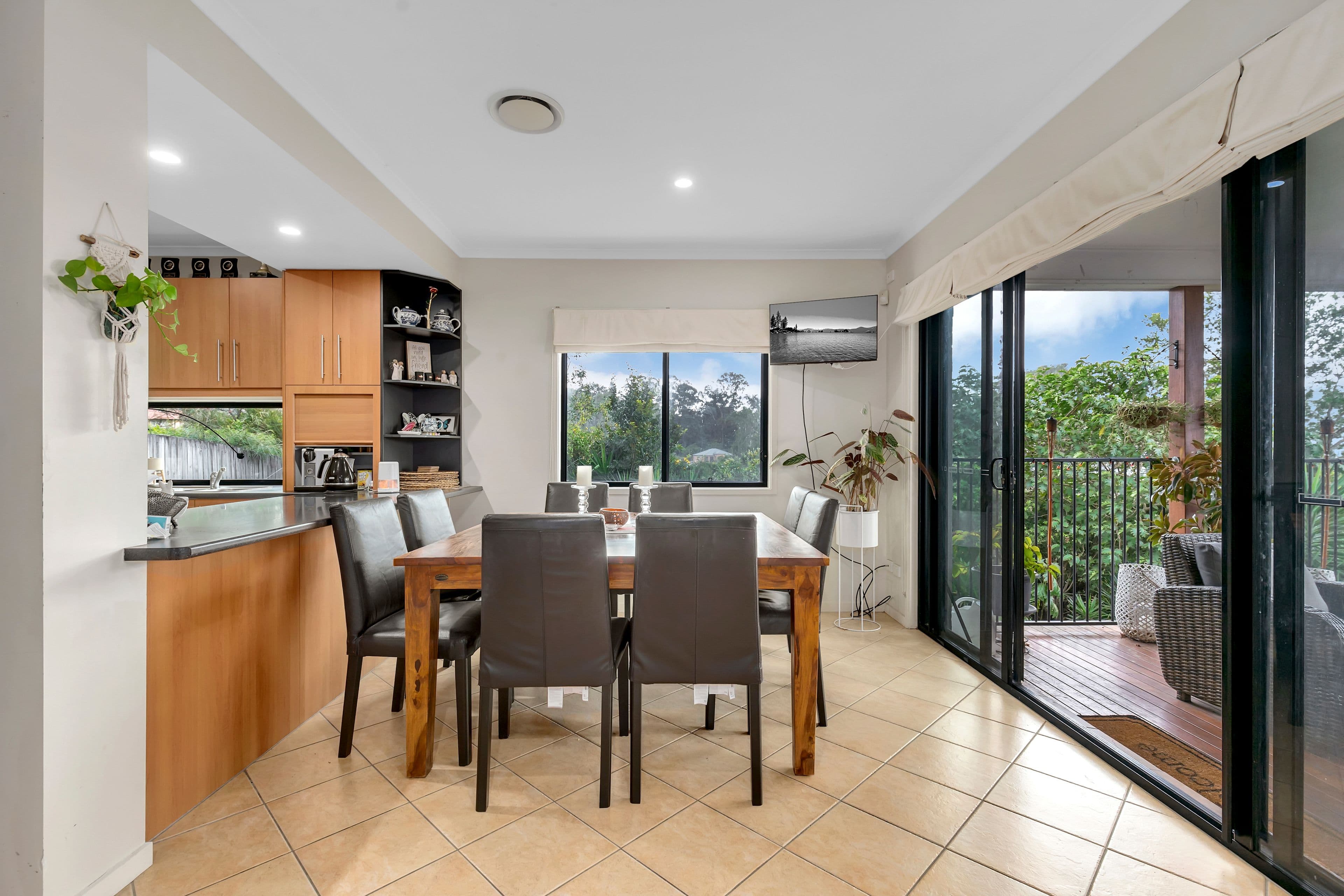 11 Scenic Road, Kenmore QLD 4069, Kenmore - Thumbnail 3