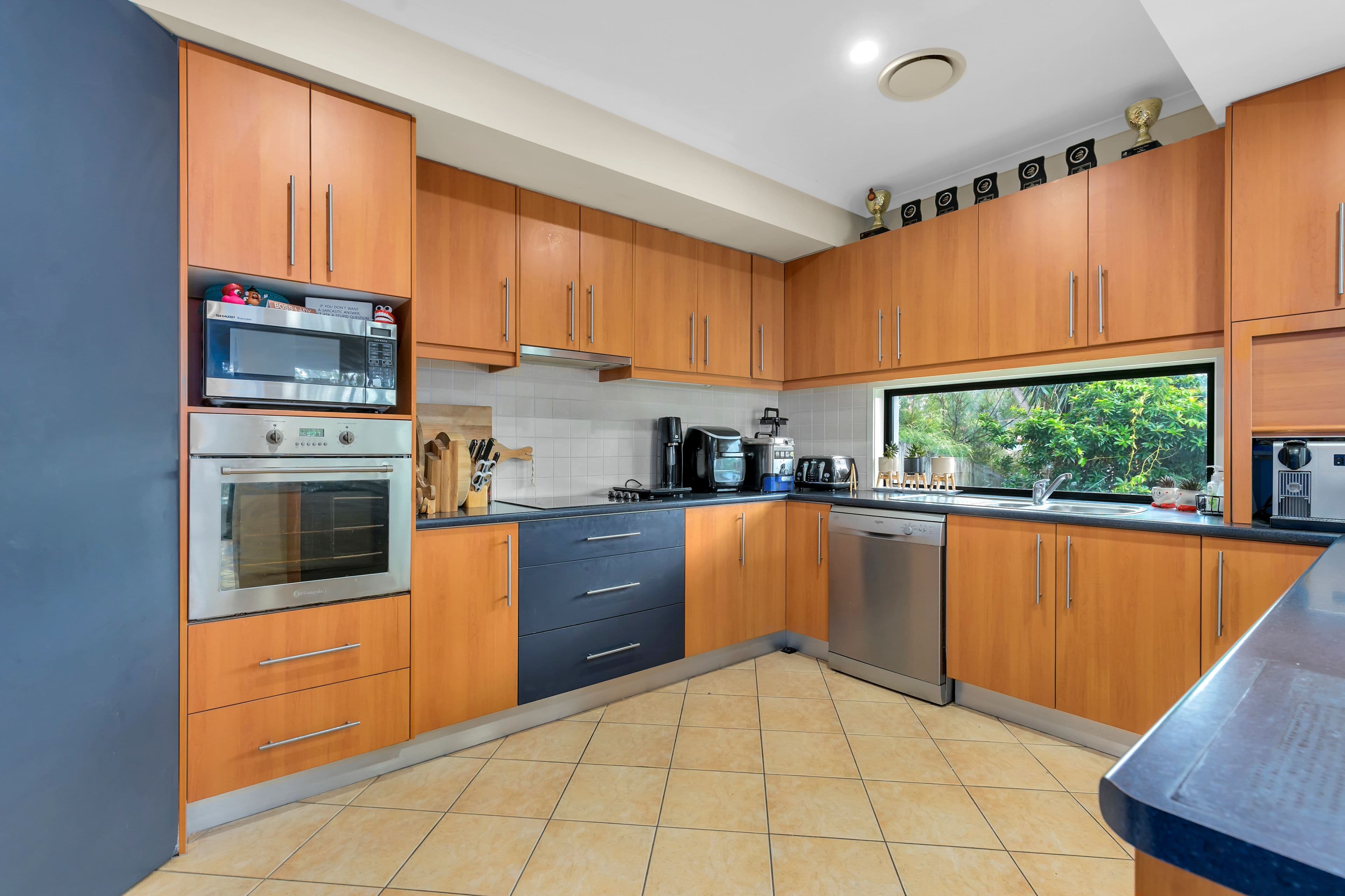 11 Scenic Road, Kenmore QLD 4069, Kenmore - Thumbnail 4