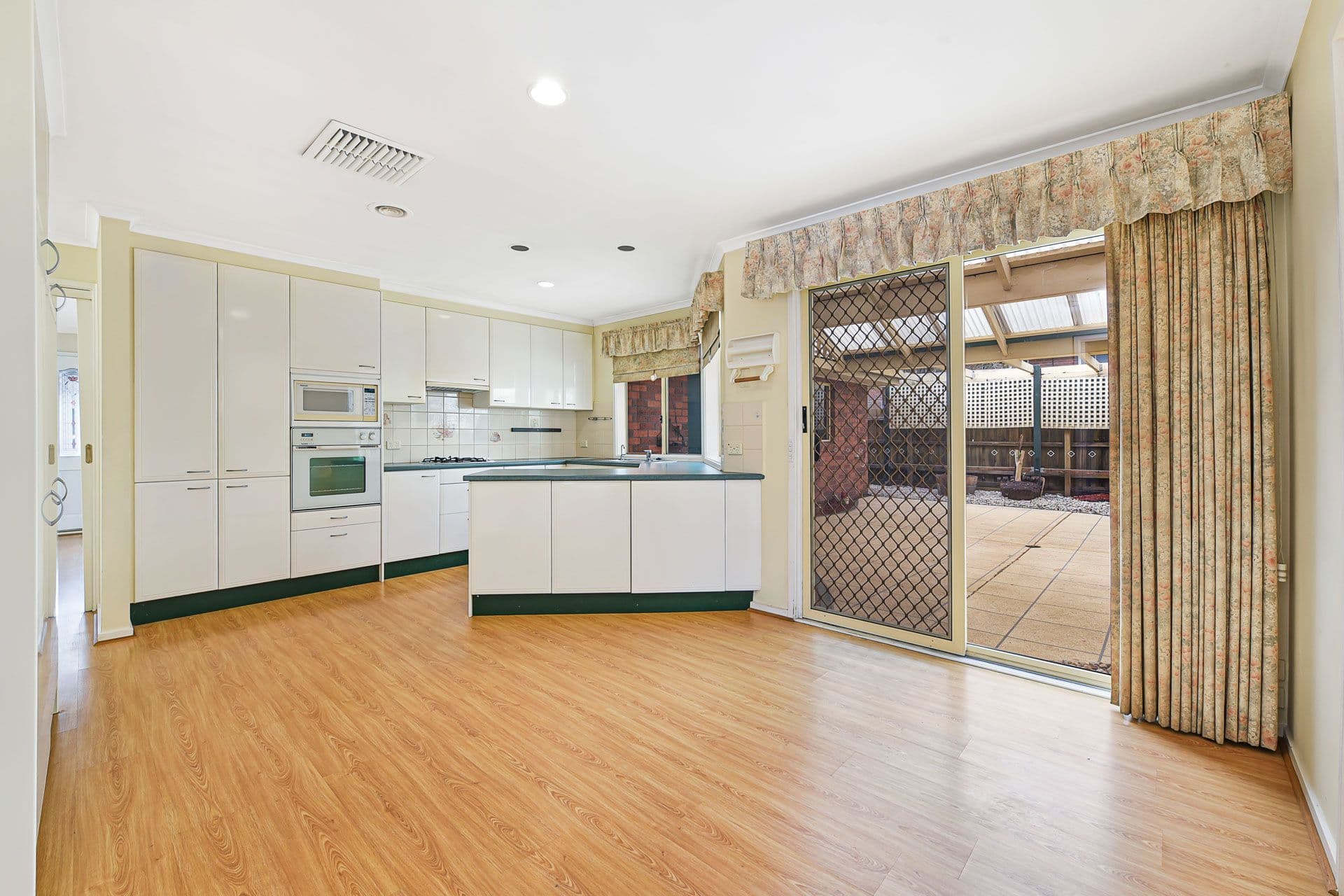 1 Magdalena Place, Berwick VIC 3806, Berwick - Thumbnail 3