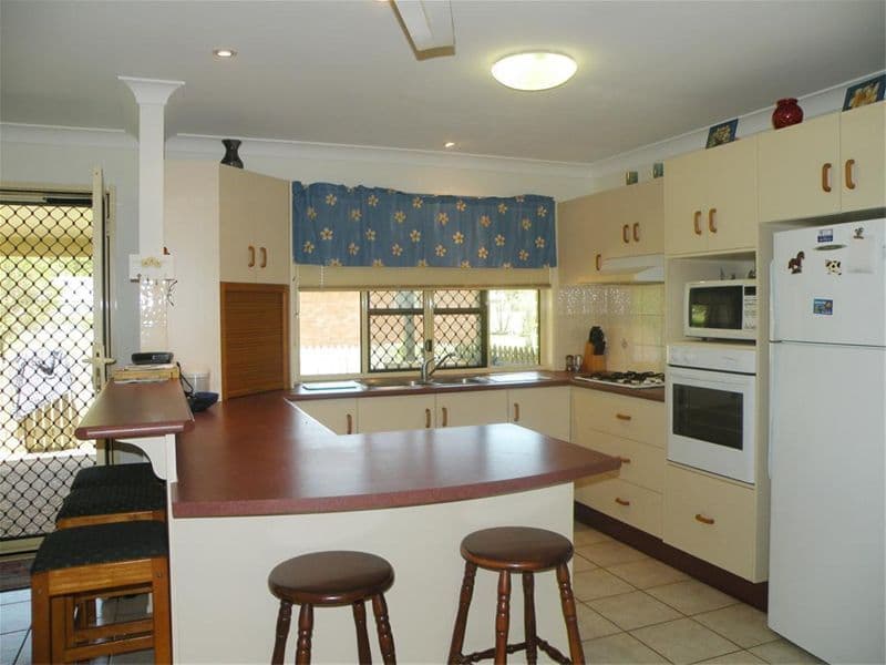 27 Pinnacle Street, CAUSEWAY LAKE QLD 4703, Causeway Lake - Thumbnail 5