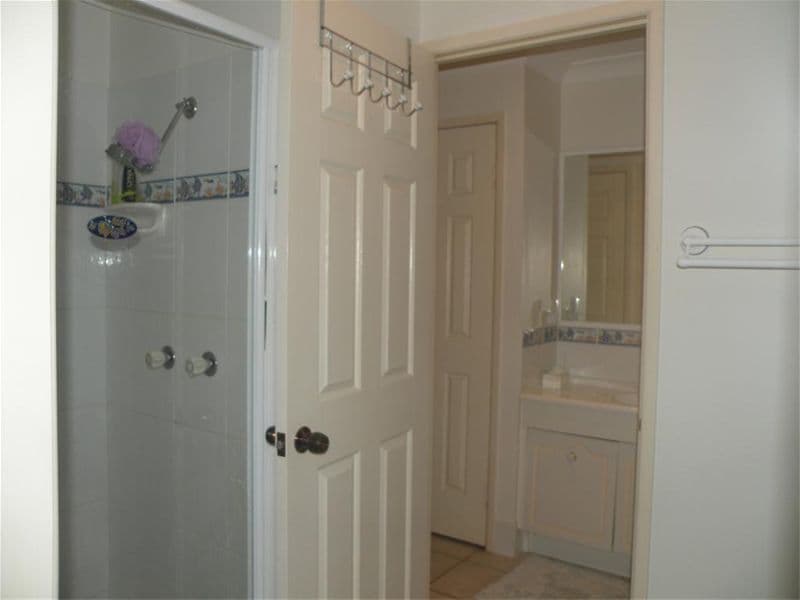 27 Pinnacle Street, CAUSEWAY LAKE QLD 4703, Causeway Lake - Thumbnail 6