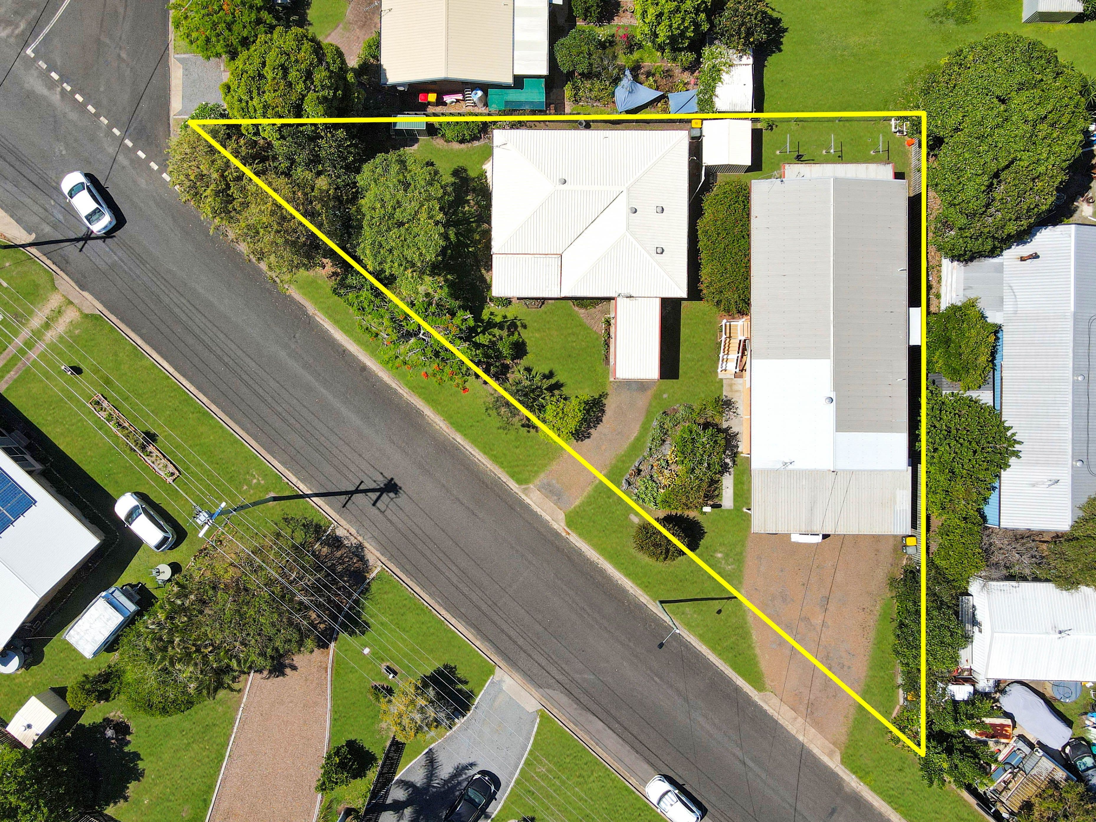 22 Urangan Street, Torquay QLD 4655, Torquay - Thumbnail 3