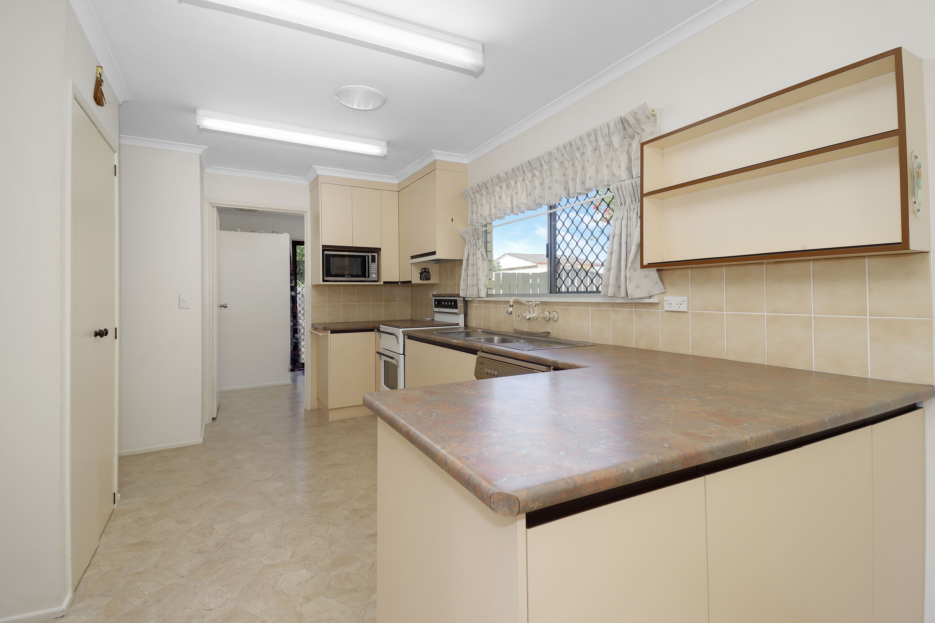 22 Urangan Street, Torquay QLD 4655, Torquay - Thumbnail 7