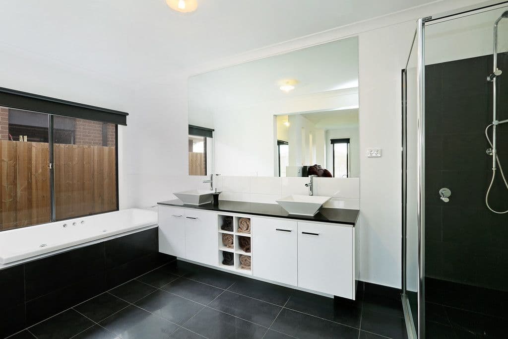 175 Warralily Boulevard, Armstrong Creek VIC 3217, Armstrong Creek - Thumbnail 4