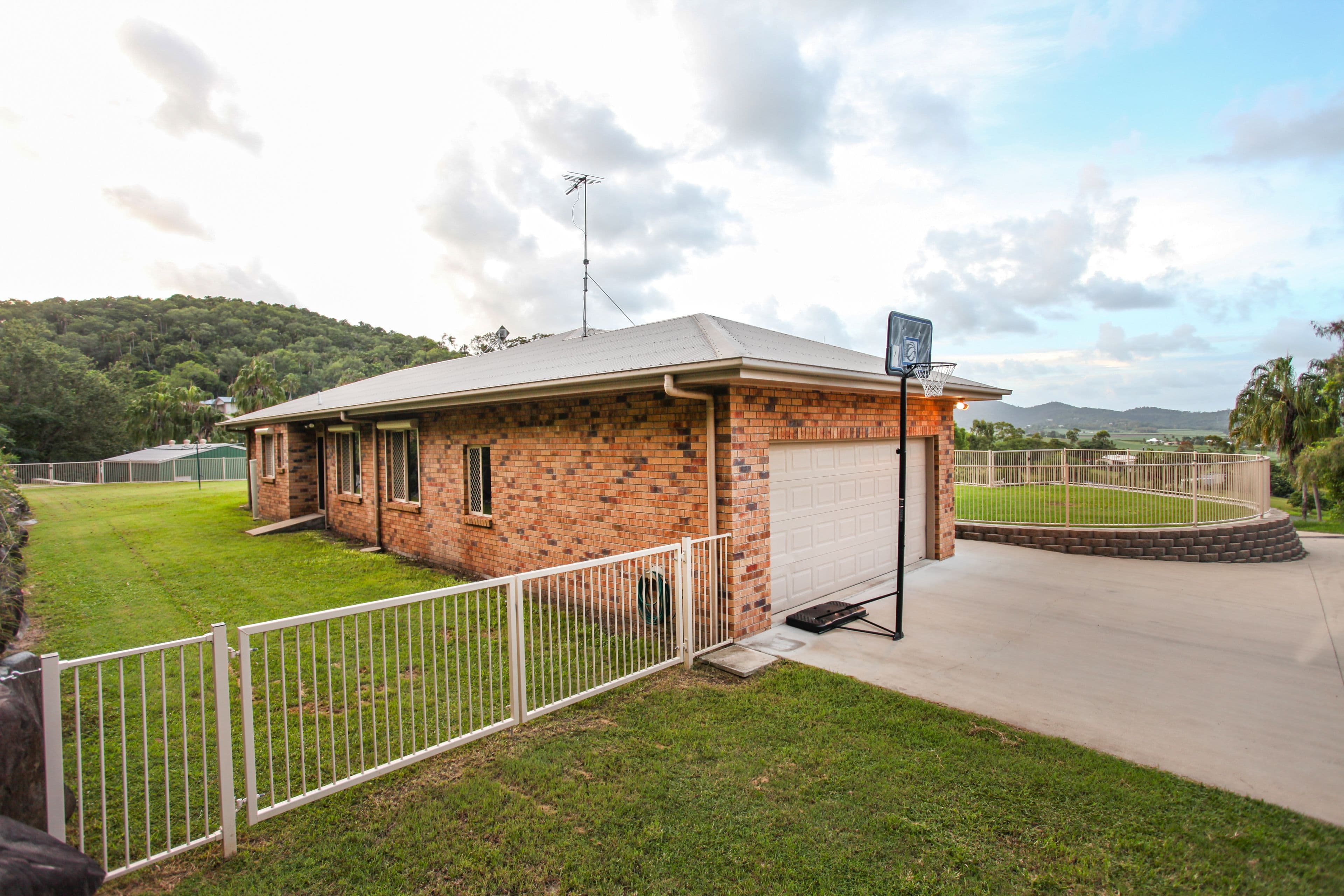 18 Highview Close, Farleigh QLD 4741, Farleigh - Thumbnail 3