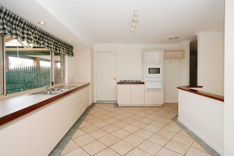 1 Iloura Lane, CANNING VALE WA 6155, Canning Vale - Thumbnail 2