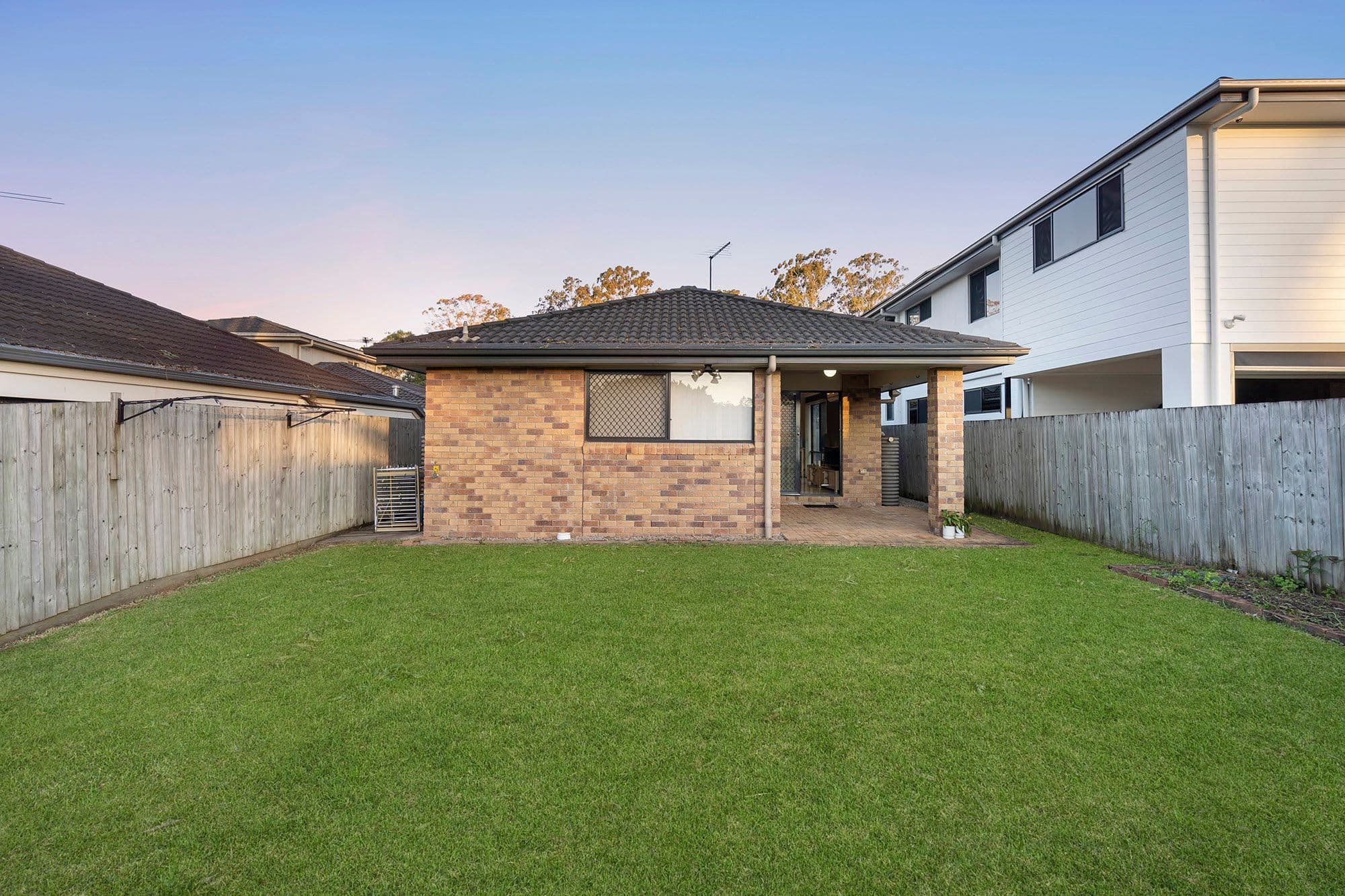 102 Alan Crescent, Eight Mile Plains QLD 4113, Eight Mile Plains - Thumbnail 2