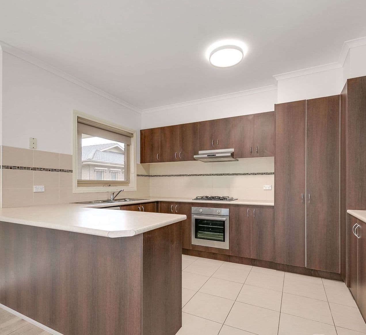 27-29 Rogers Street, Pakenham VIC 3810, Pakenham - Thumbnail 2