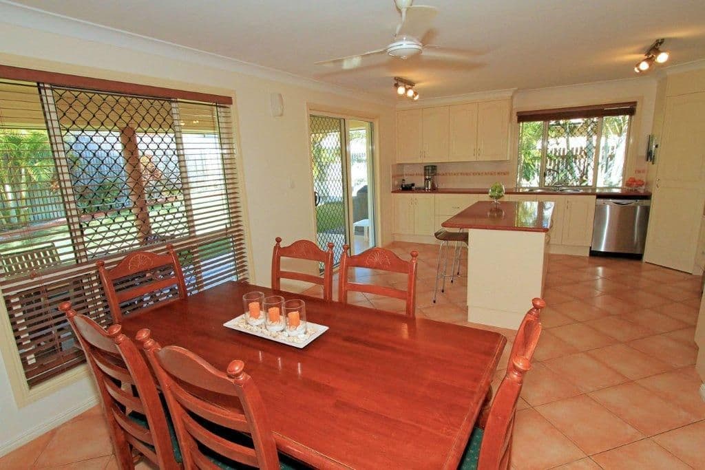 7 Jacaranda Place, NORMAN GARDENS QLD 4701, Norman Gardens - Thumbnail 2