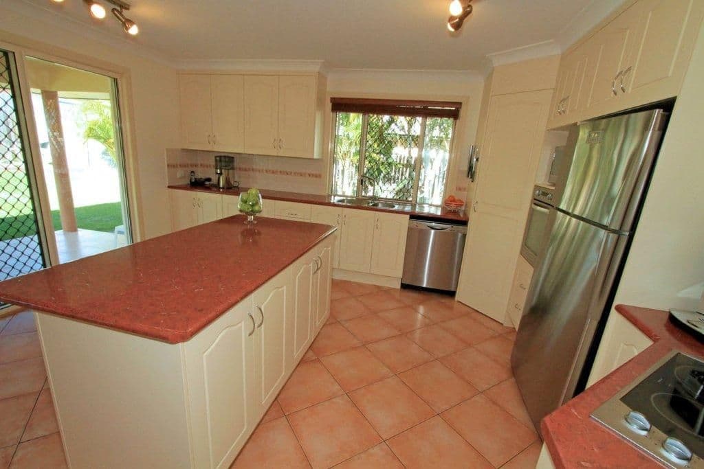 7 Jacaranda Place, NORMAN GARDENS QLD 4701, Norman Gardens - Thumbnail 4