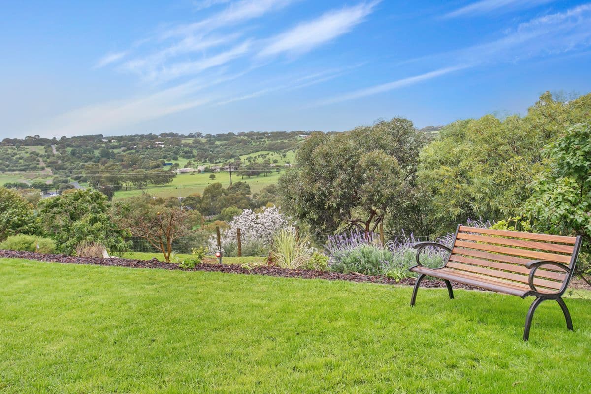 4 Featherstone Drive, Huntfield Heights SA 5163, Huntfield Heights - Thumbnail 2