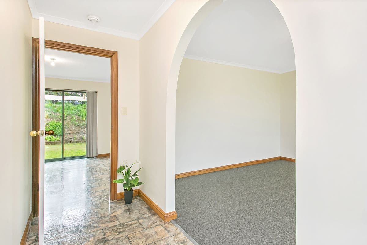 4 Featherstone Drive, Huntfield Heights SA 5163, Huntfield Heights - Thumbnail 5