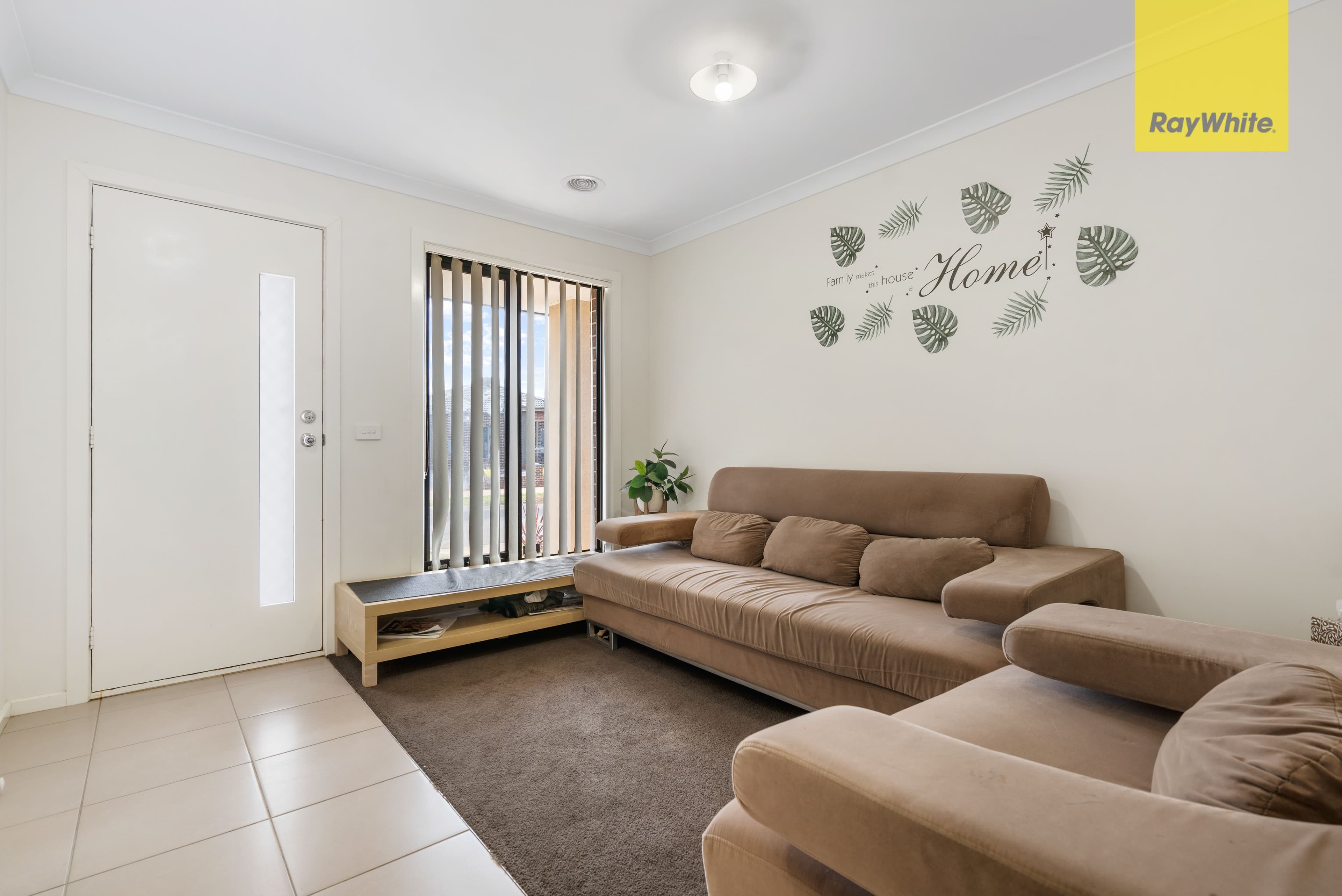 35 Mapleton Boulevard, Melton South VIC 3338, Melton South - Thumbnail 3