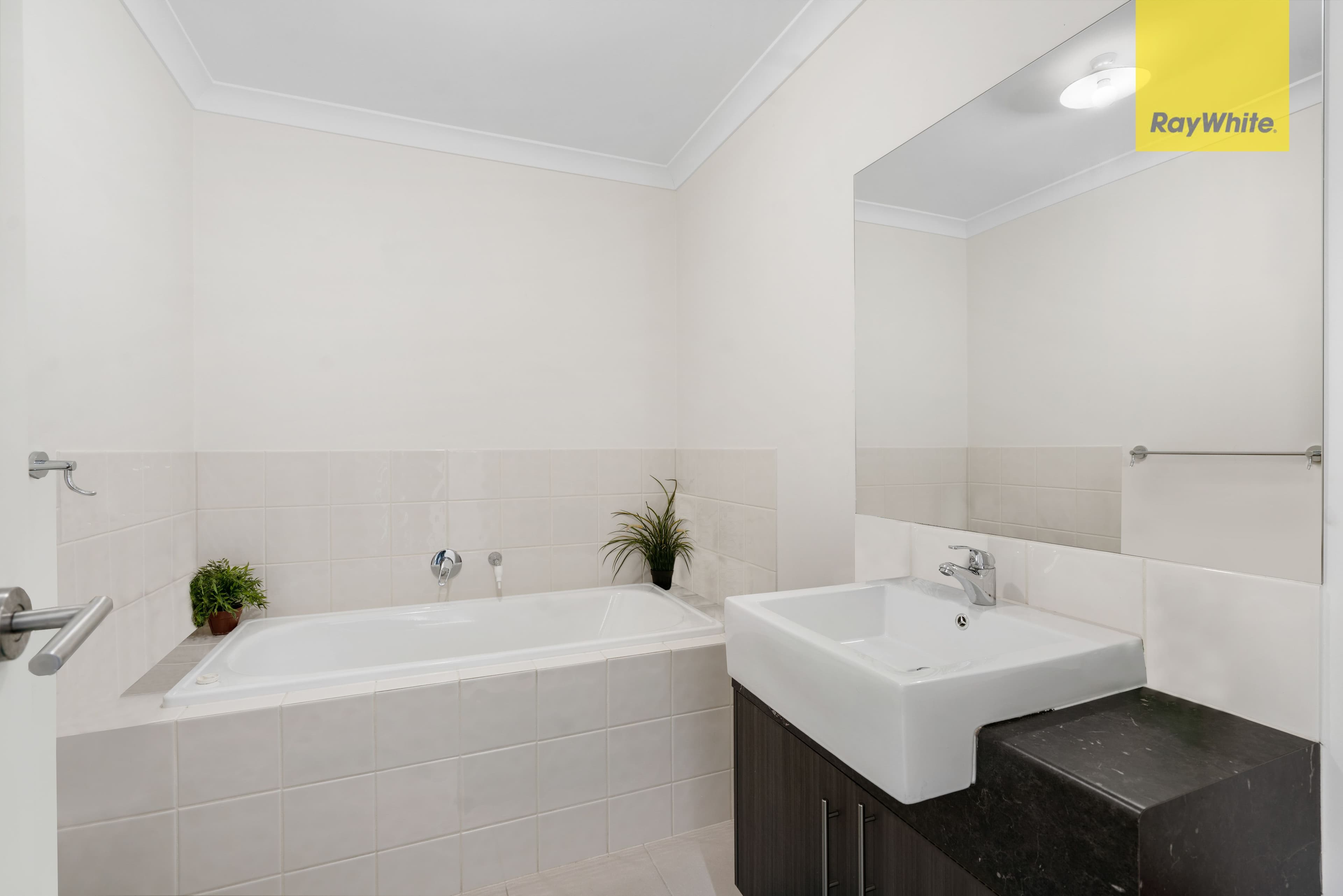 35 Mapleton Boulevard, Melton South VIC 3338, Melton South - Thumbnail 5