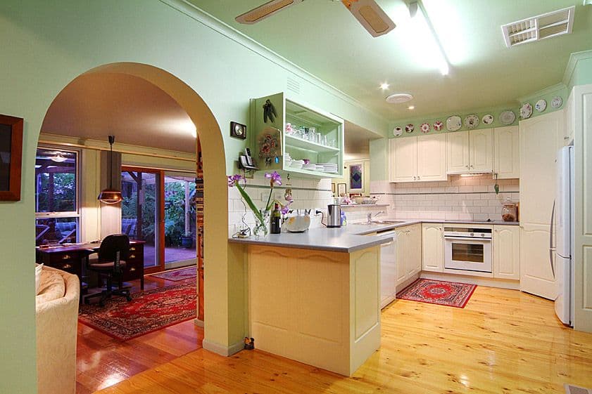 99 Broadhurst Avenue, RESERVOIR VIC 3073, Reservoir - Thumbnail 2
