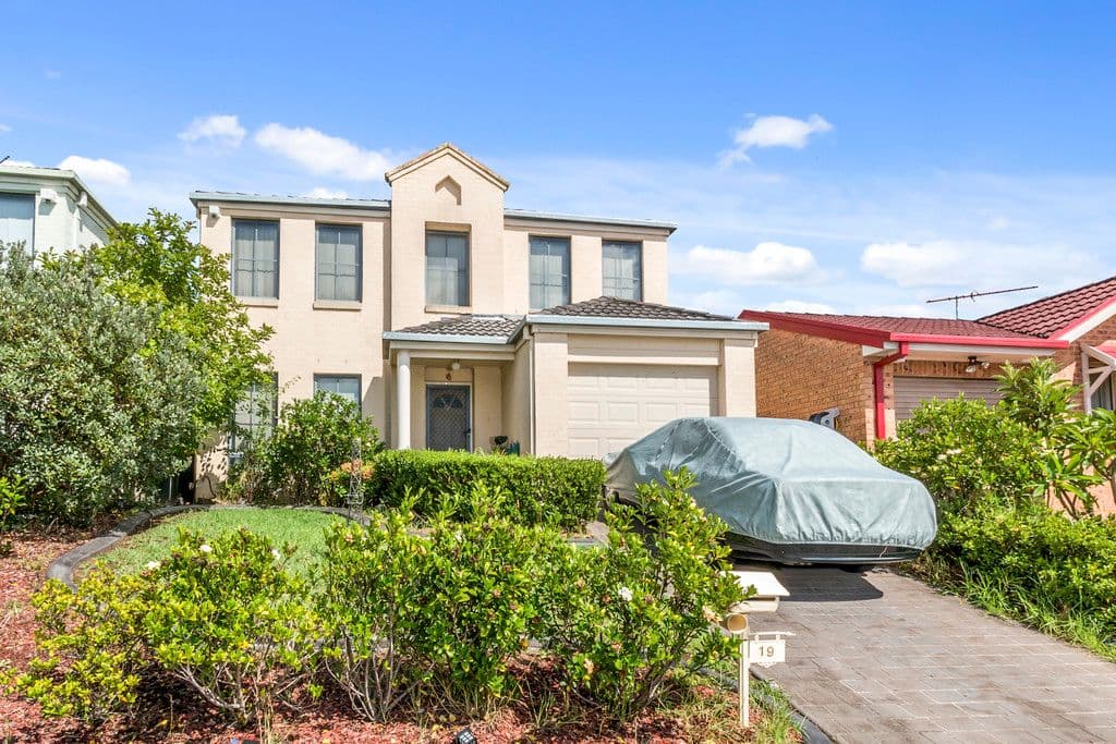 19 Lupton Place, Horningsea Park - Image 1