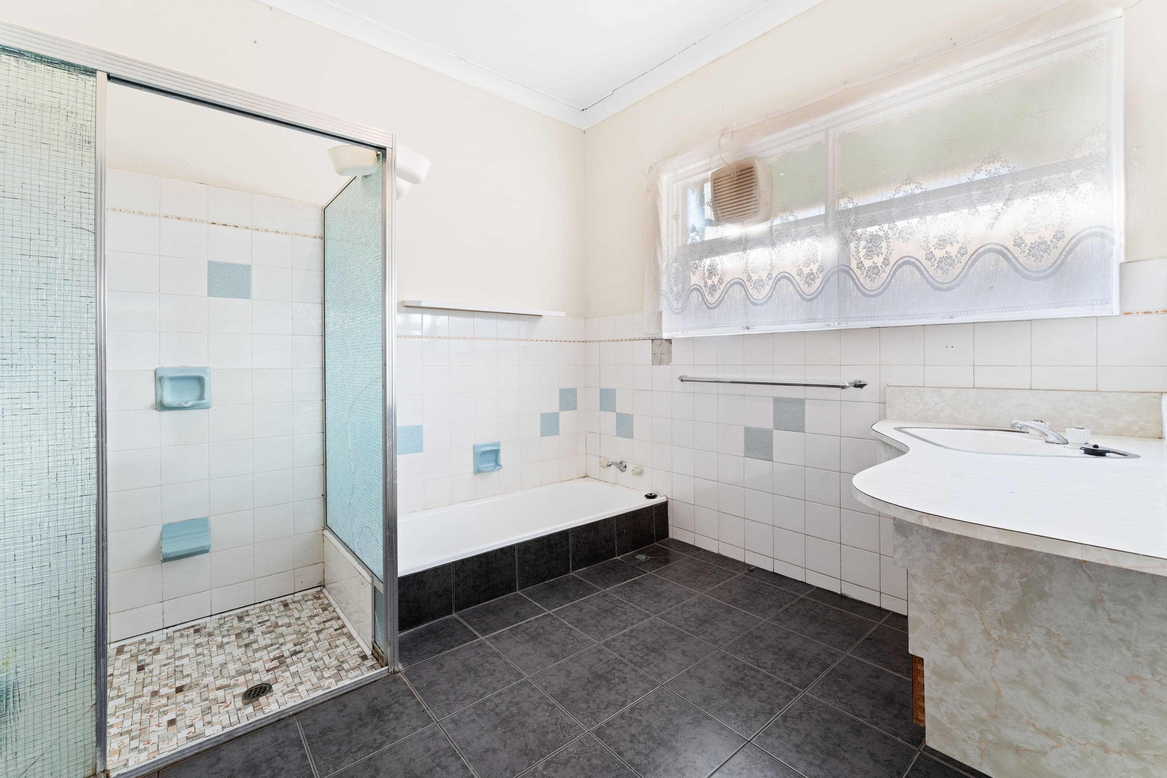 50 Lorraine Avenue, Para Vista SA 5093, Para Vista - Thumbnail 4