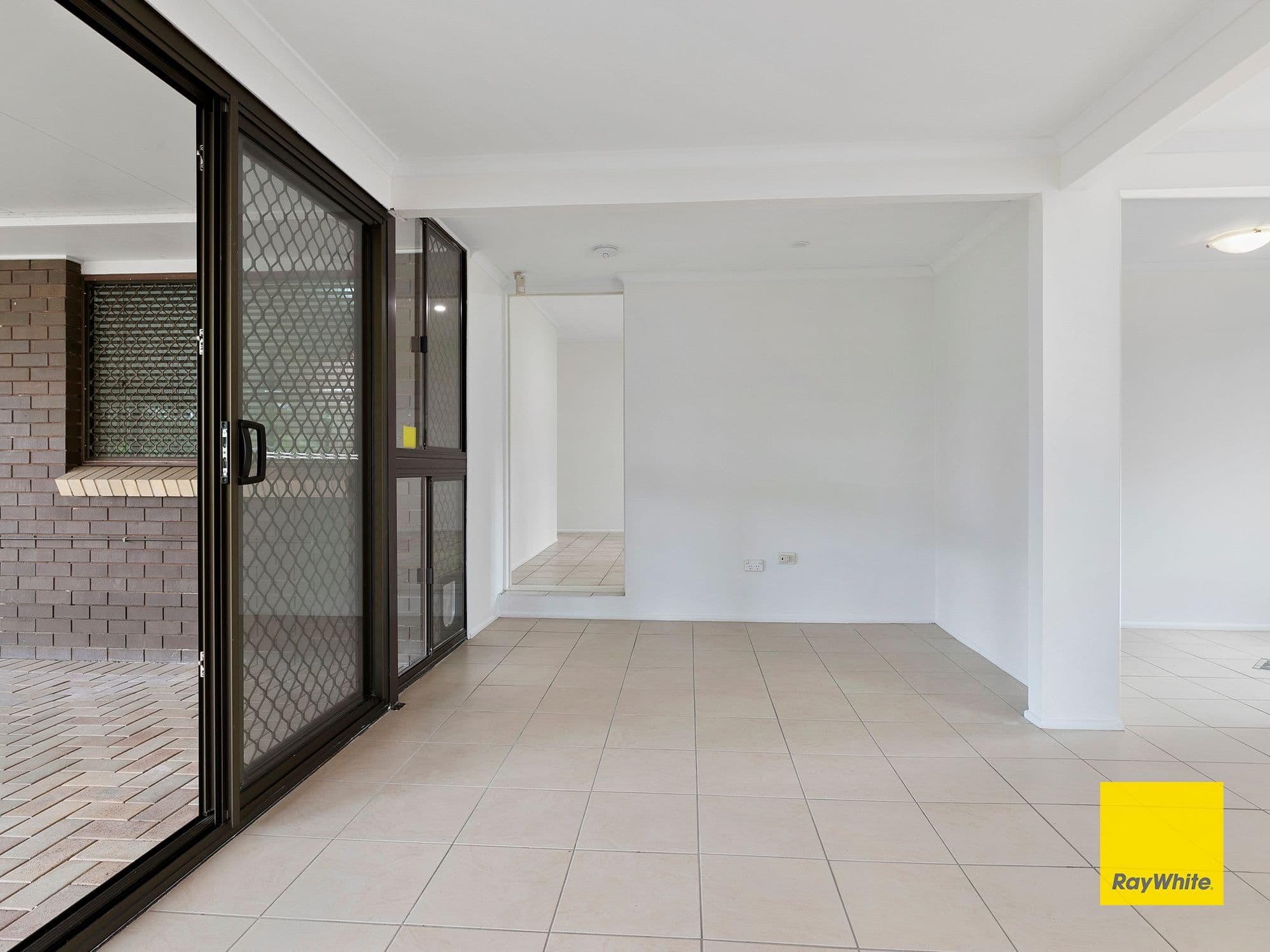 17 Gibson Street, Capalaba QLD 4157, Capalaba - Thumbnail 3