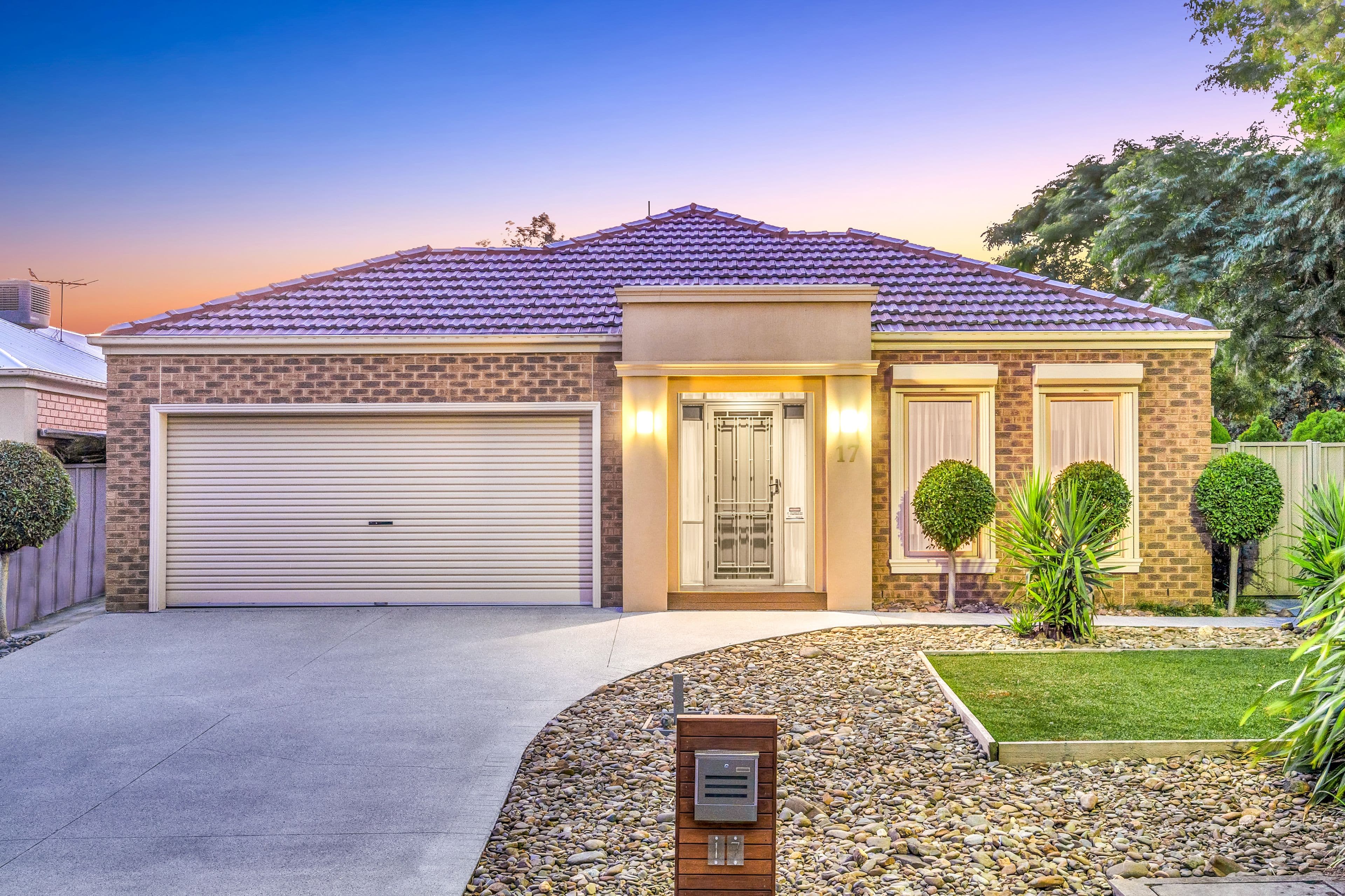 17 Toongabbie Place, Craigieburn VIC 3064, Craigieburn - Thumbnail 2