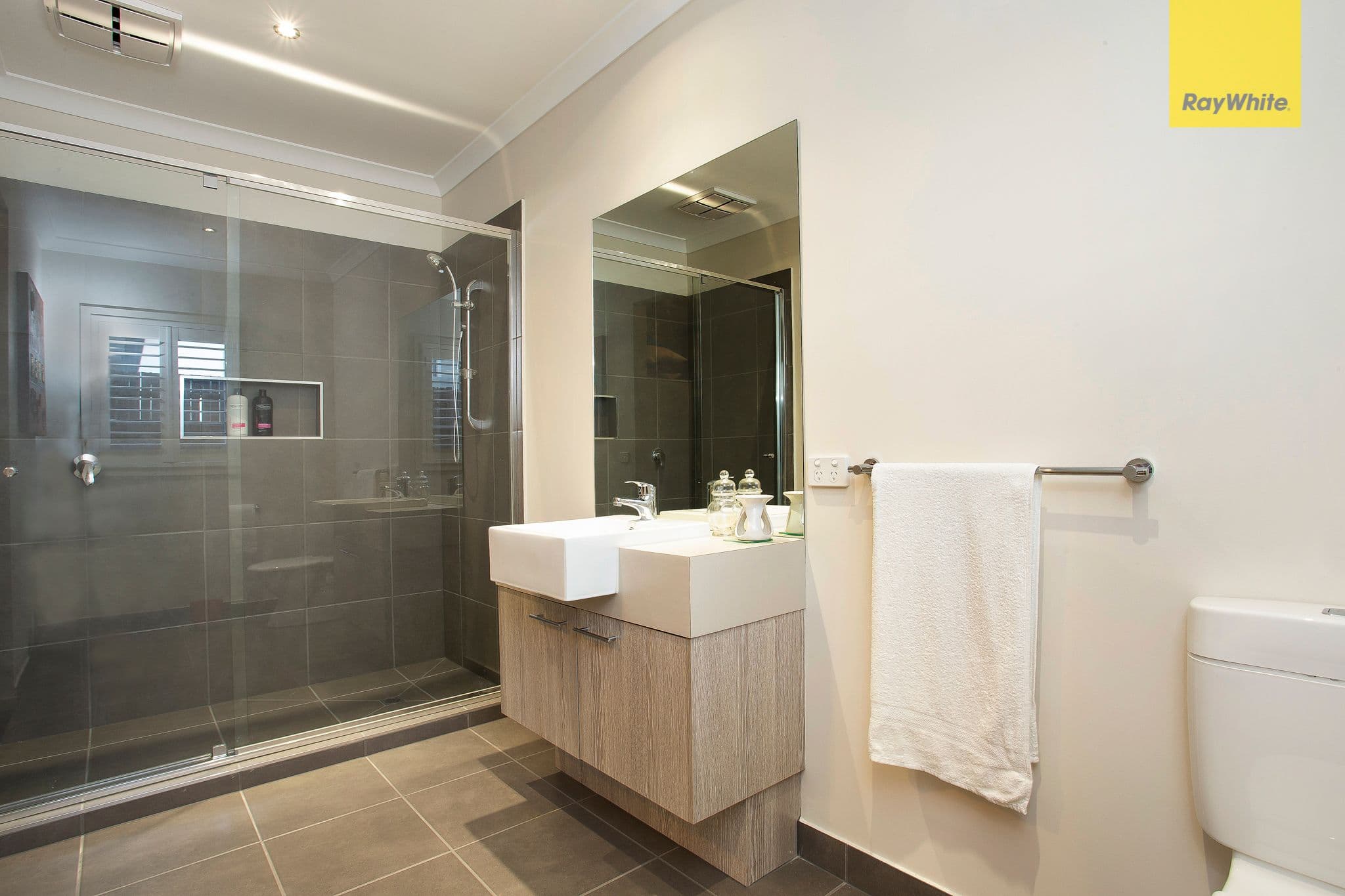 25 Balerno Way, Taylors Hill VIC 3037, Taylors Hill - Thumbnail 4