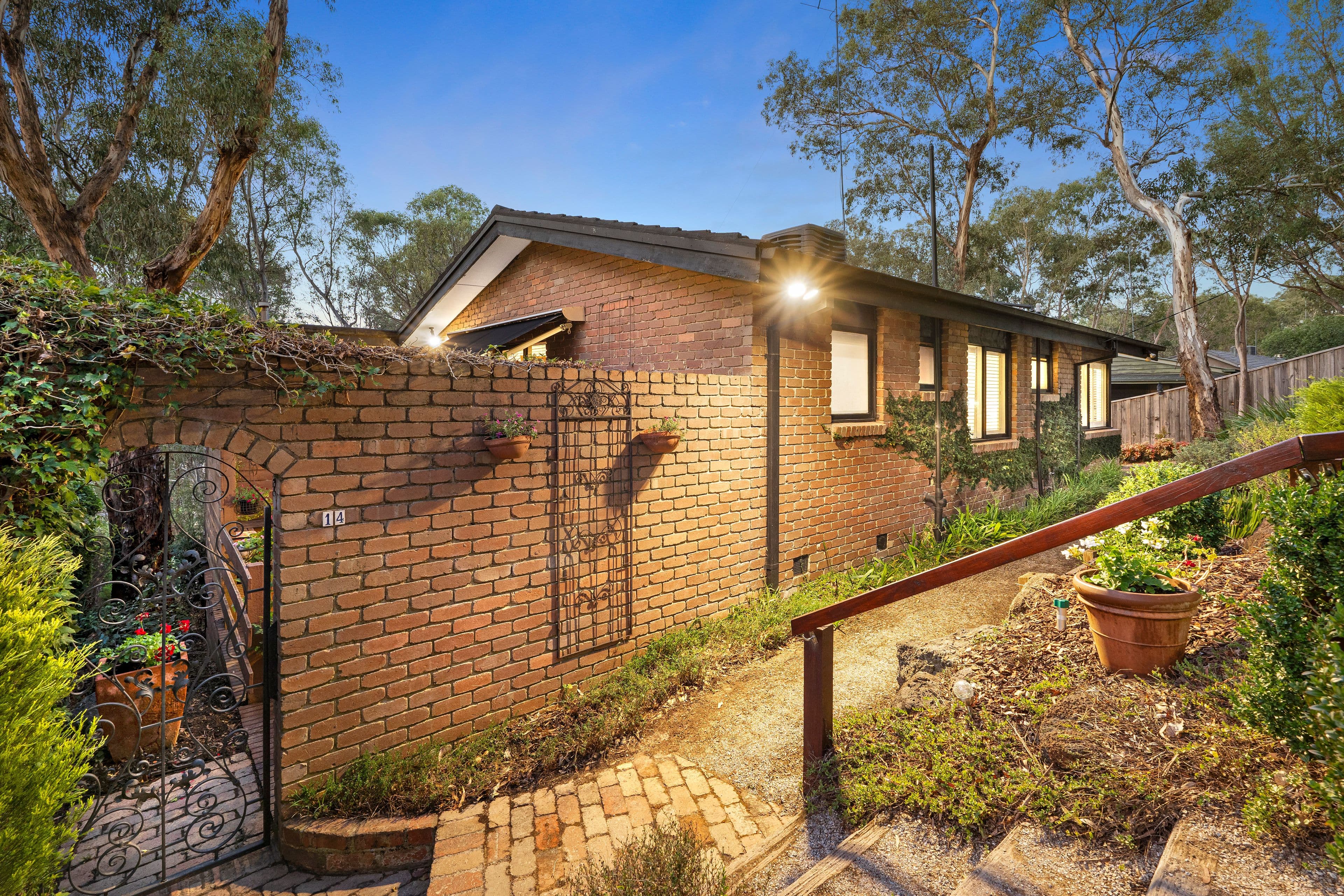 14 Dering Street, Diamond Creek VIC 3089, Diamond Creek - Image 1