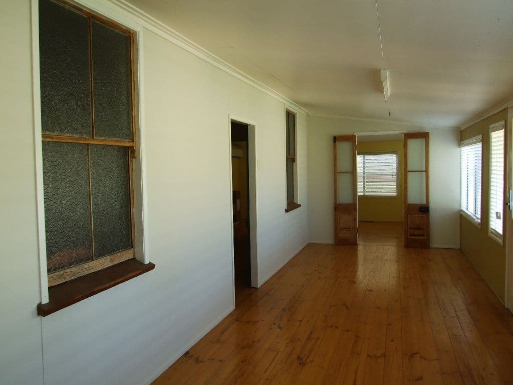 37 Crane Street, Longreach QLD 4730, Longreach - Thumbnail 2