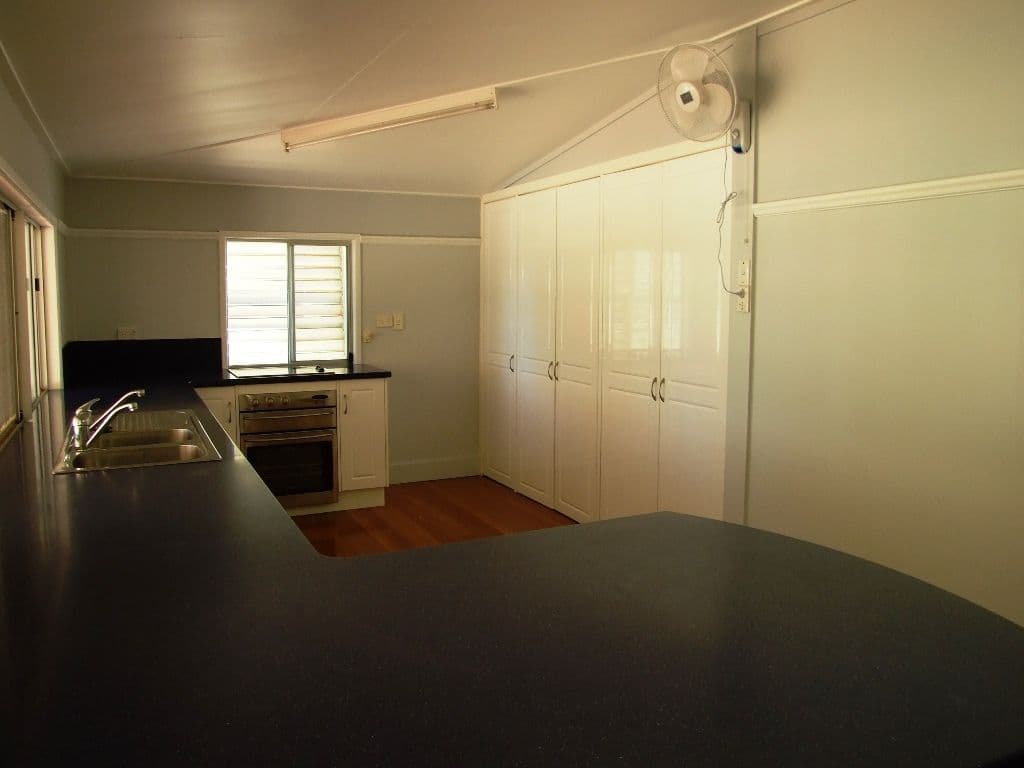 37 Crane Street, Longreach QLD 4730, Longreach - Thumbnail 6