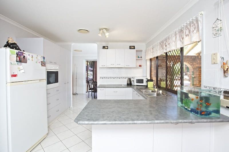 9 Fadden Close, ARUNDEL QLD 4214, Arundel - Thumbnail 4