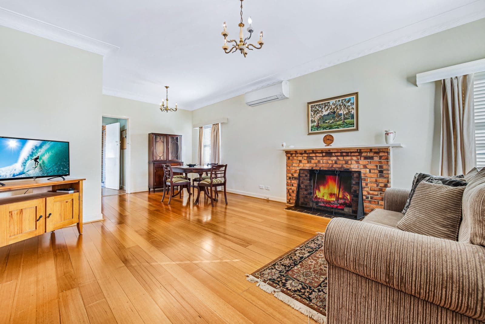 16 Winbourne Road, Mount Waverley VIC 3149, Mount Waverley - Thumbnail 2