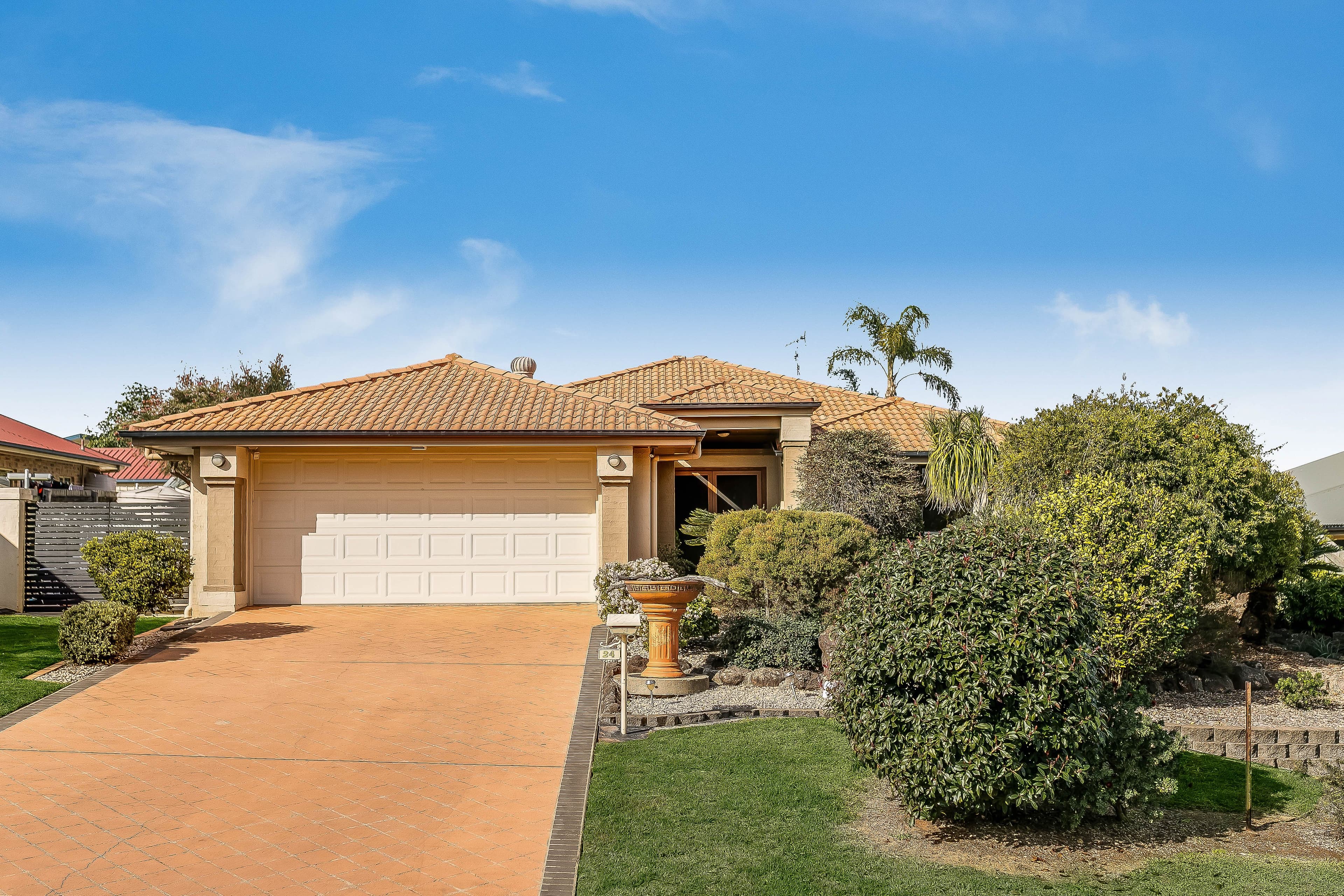 24 McDougall Street, Wilsonton QLD 4350, Wilsonton - Thumbnail 2