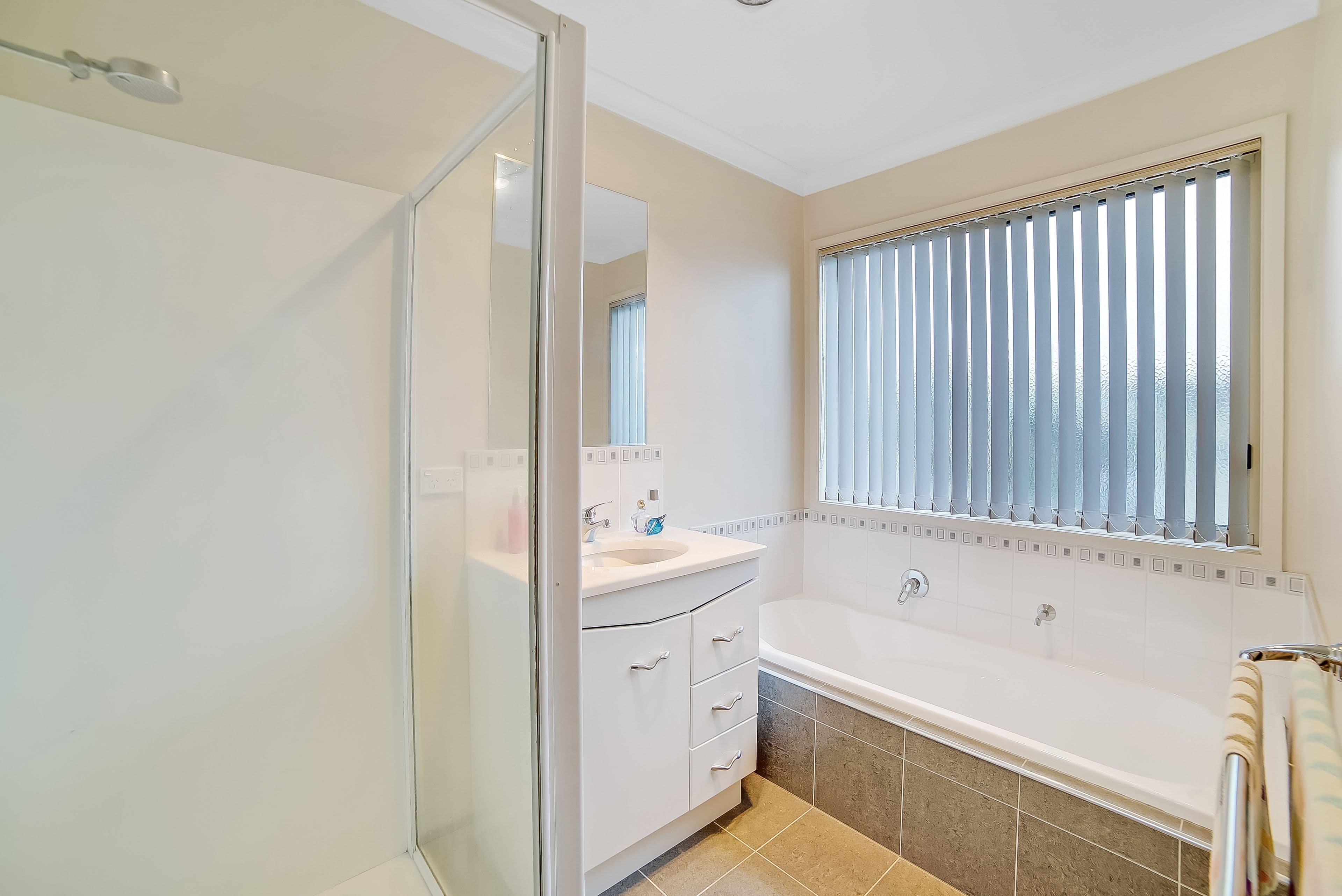 50 Ineke Drive, Kingston TAS 7050, Kingston - Thumbnail 2