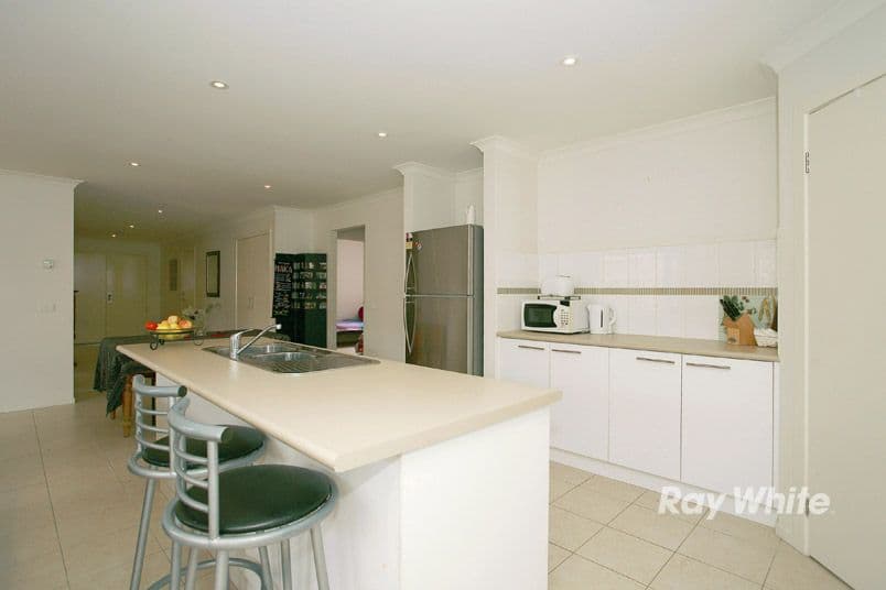 5 Greenview Court, CRANBOURNE NORTH VIC 3977, Cranbourne North - Thumbnail 4