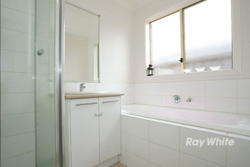 5 Greenview Court, CRANBOURNE NORTH VIC 3977, Cranbourne North - Thumbnail 6