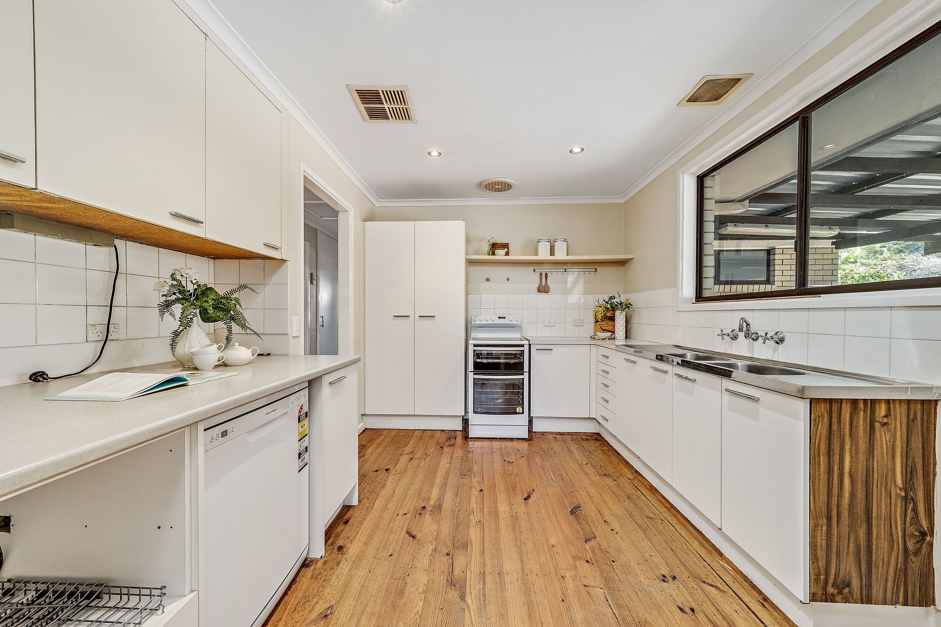 30 McDermott Street, Kambah ACT 2902, Kambah - Thumbnail 8