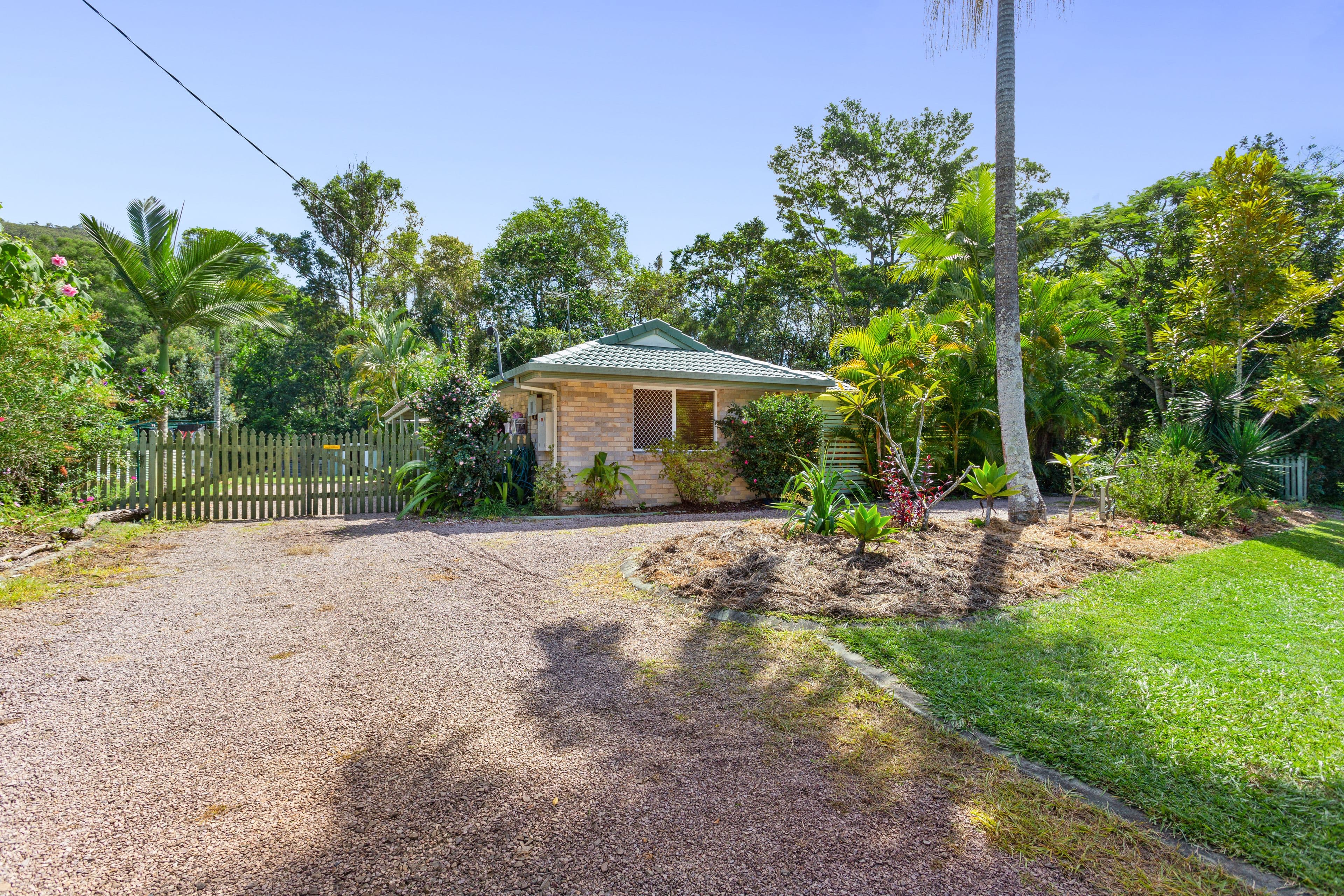 10 Einsleigh Court, Beerwah QLD 4519, Beerwah - Thumbnail 2