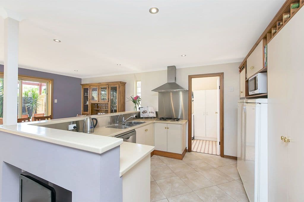 10 Glandore Avenue, Clovelly Park SA 5042, Clovelly Park - Thumbnail 2