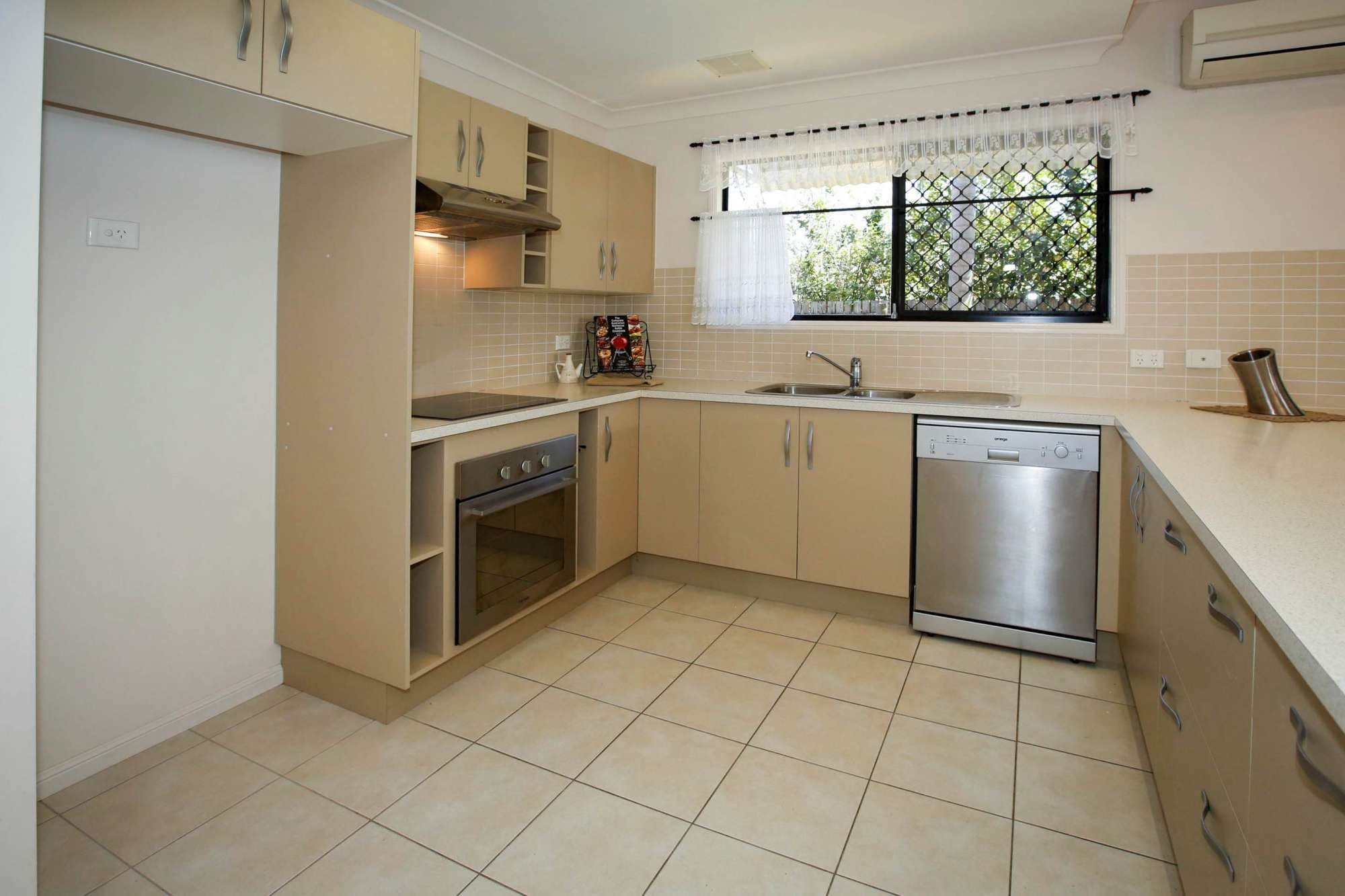 39 Wotton Street, AITKENVALE QLD 4814, Aitkenvale - Thumbnail 2