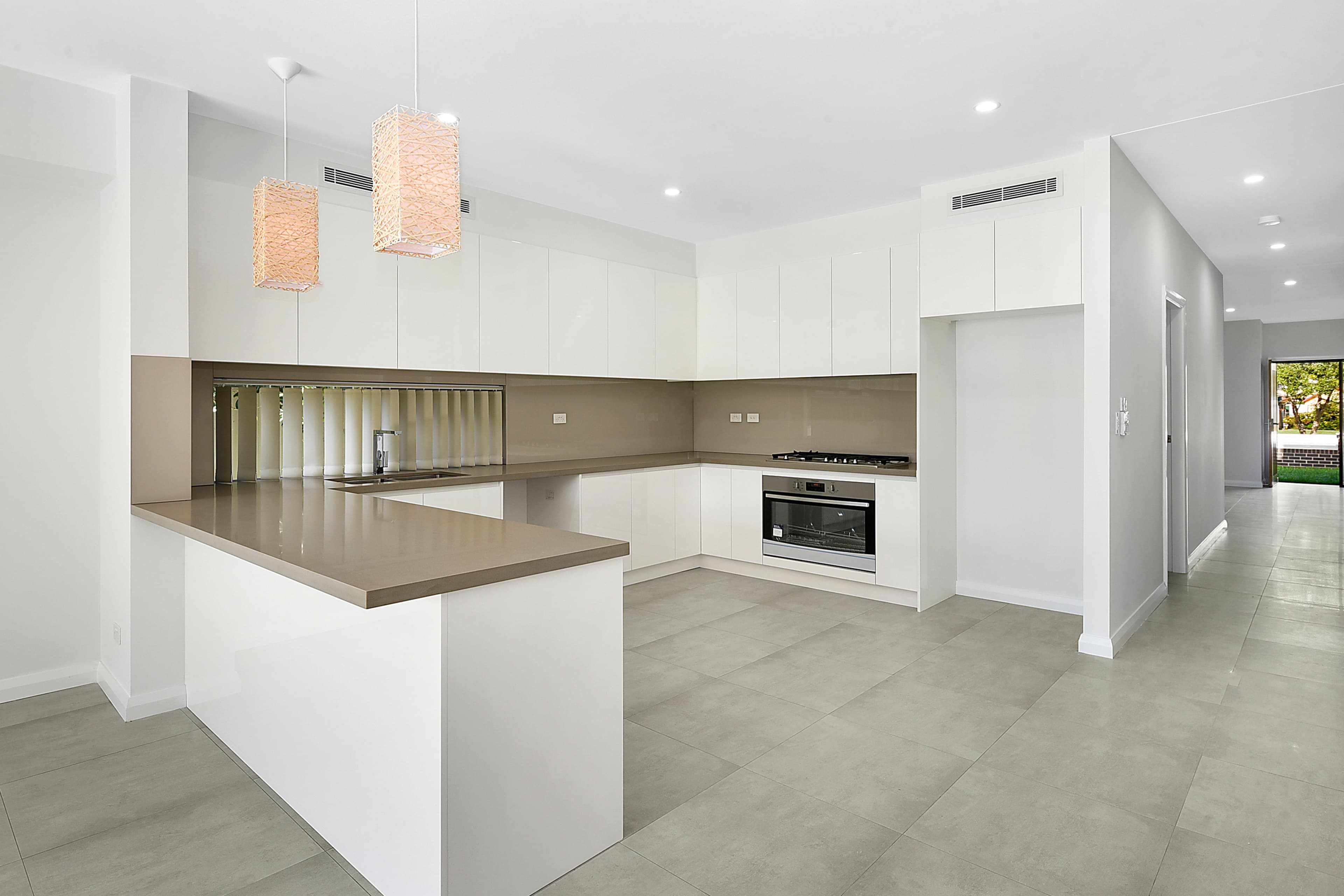 12 The Grove, Fairfield - Thumbnail 2
