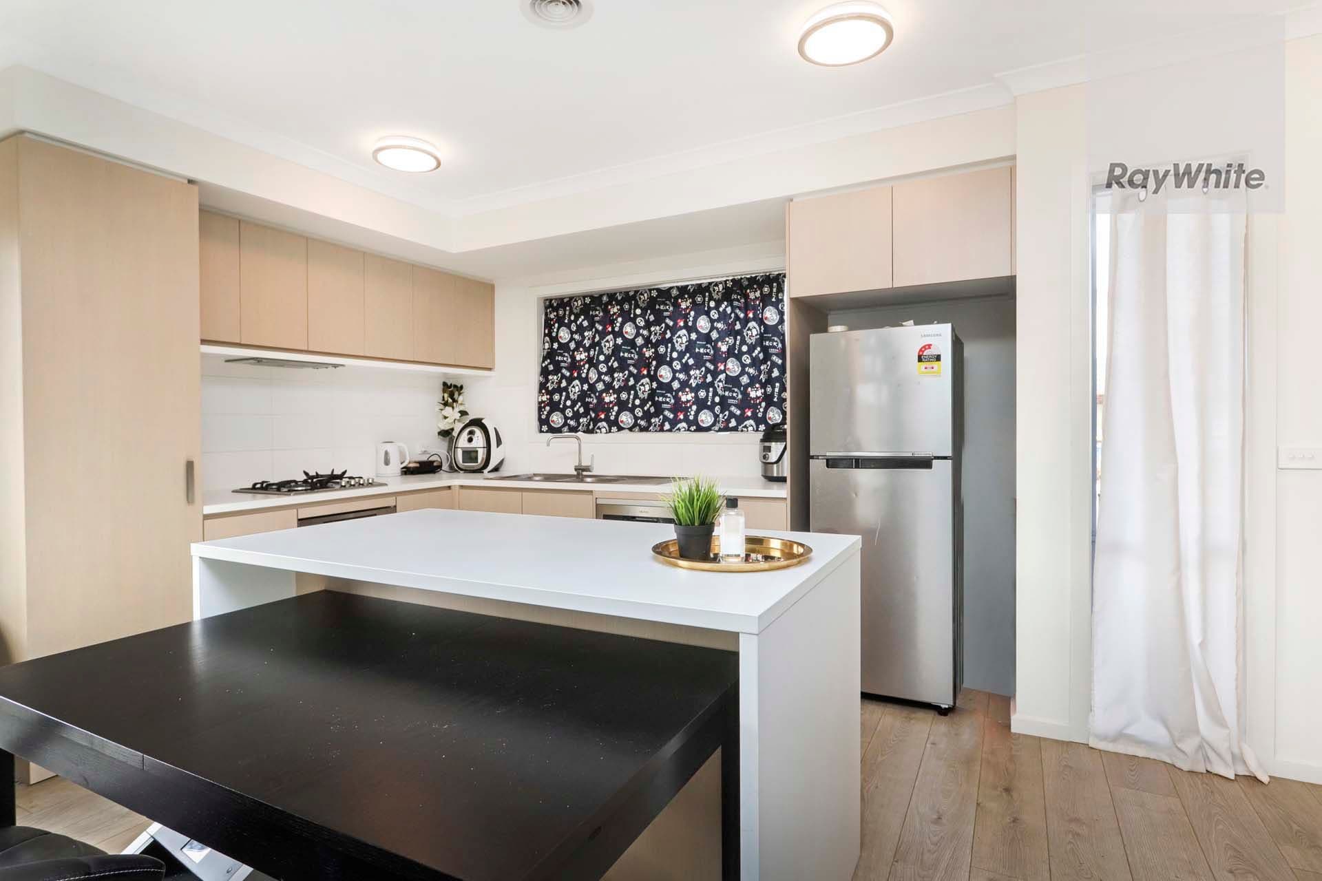 2 Parkmore Crescent, Westmeadows VIC 3049, Westmeadows - Thumbnail 3