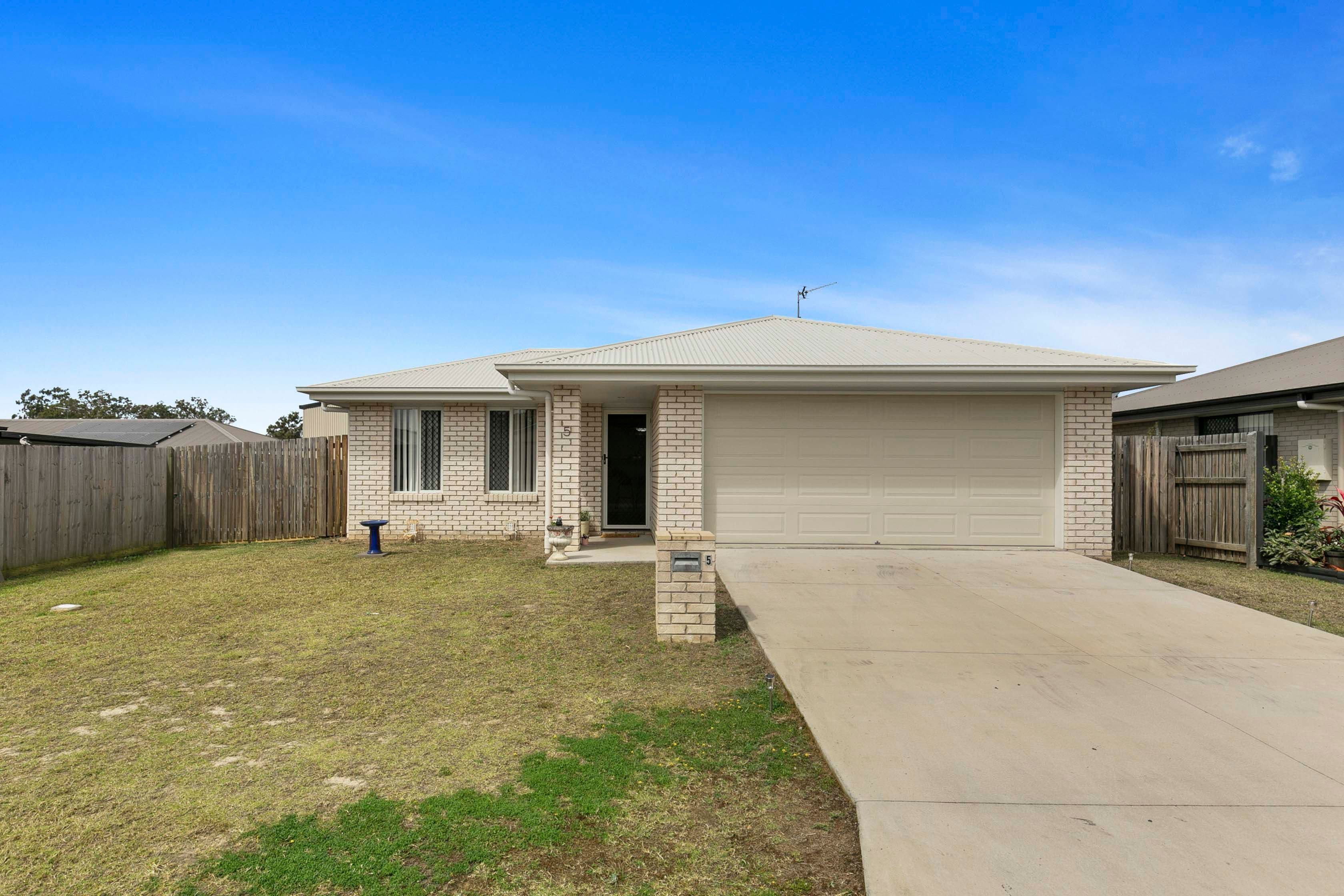 5 Larissa Way, Urangan QLD 4655, Urangan - Image 1