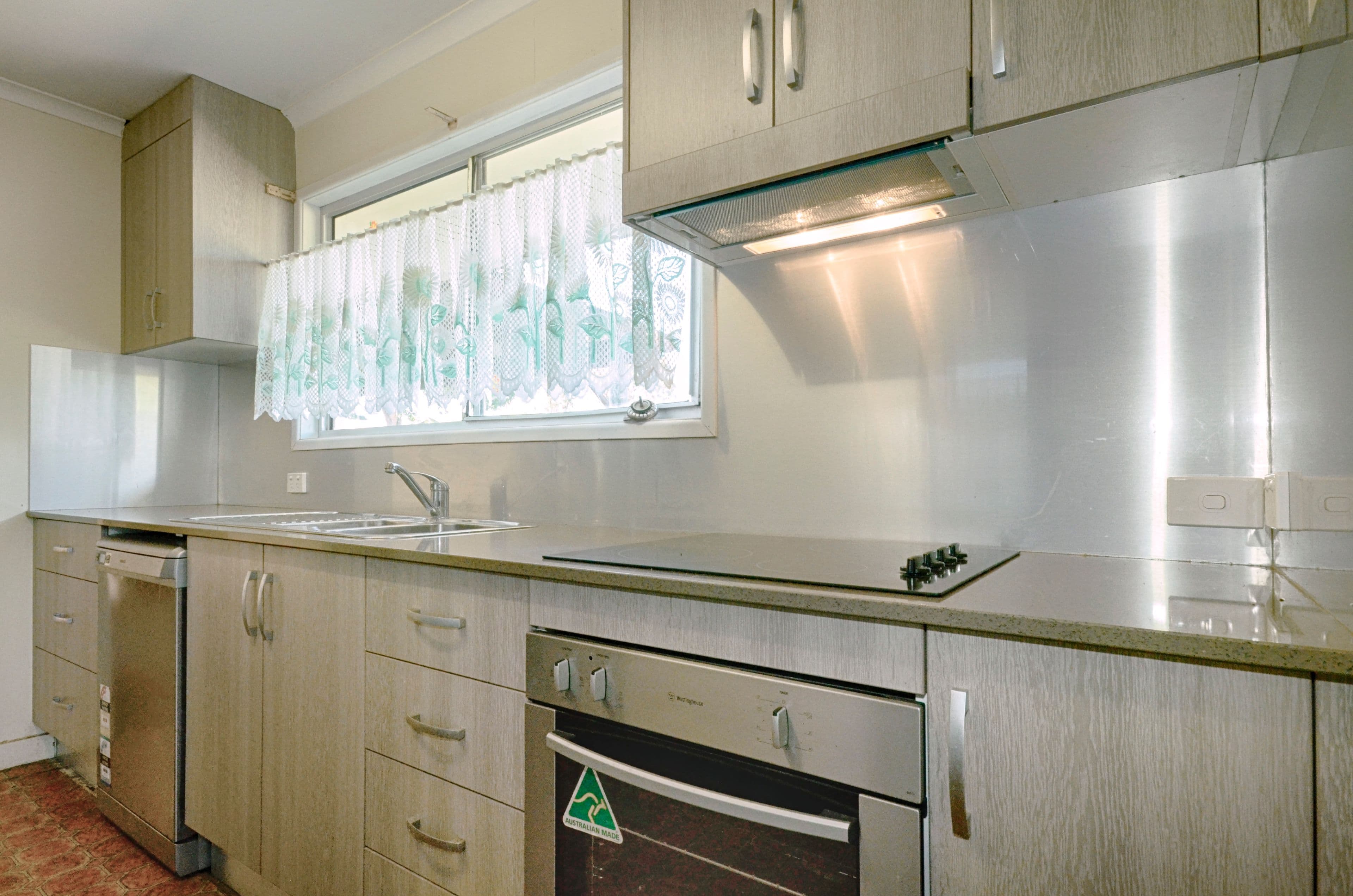 28 Woolein Crescent, Biloela QLD 4715, Biloela - Thumbnail 3