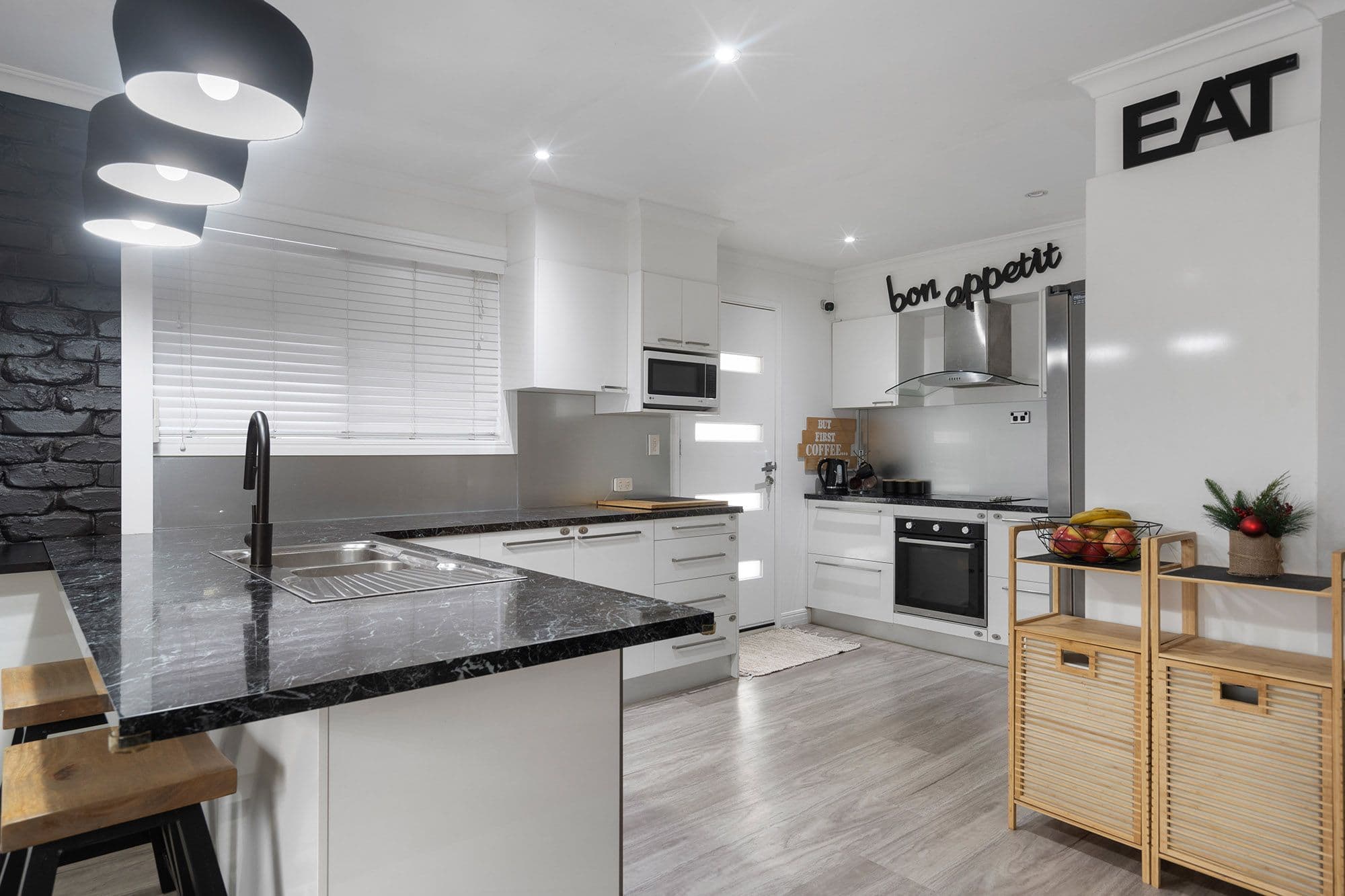17 Dawson Street, Woodridge QLD 4114, Woodridge - Thumbnail 2