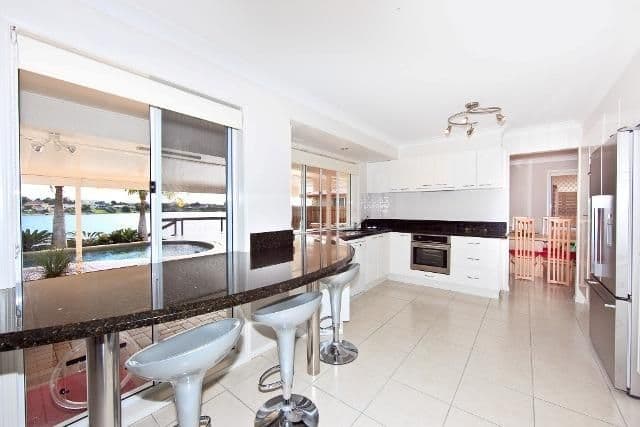 72  Dipper Drive, BURLEIGH WATERS QLD 4220, Burleigh Waters - Thumbnail 3