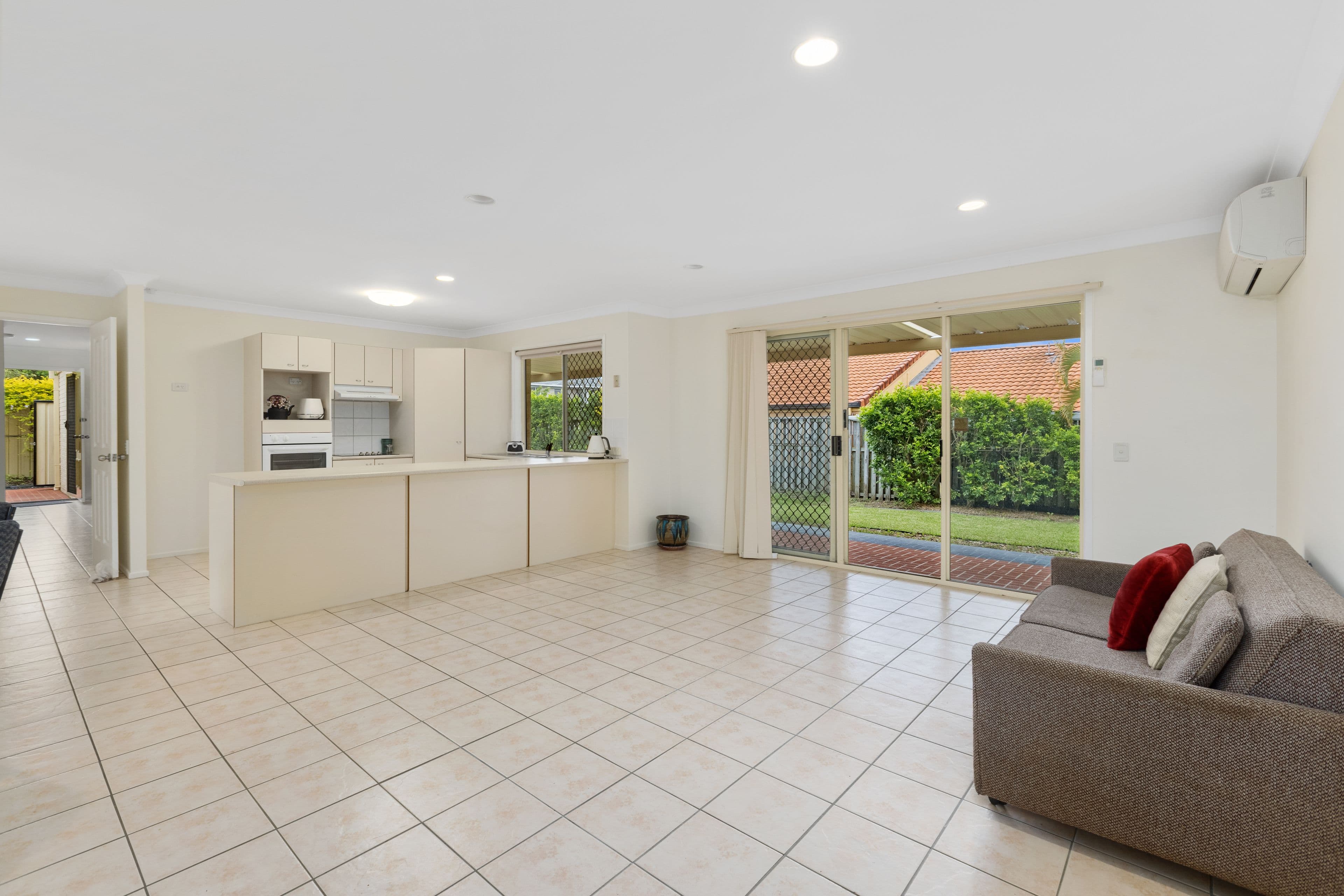 24 Samantha Street, Wynnum West QLD 4178, Wynnum West - Thumbnail 7
