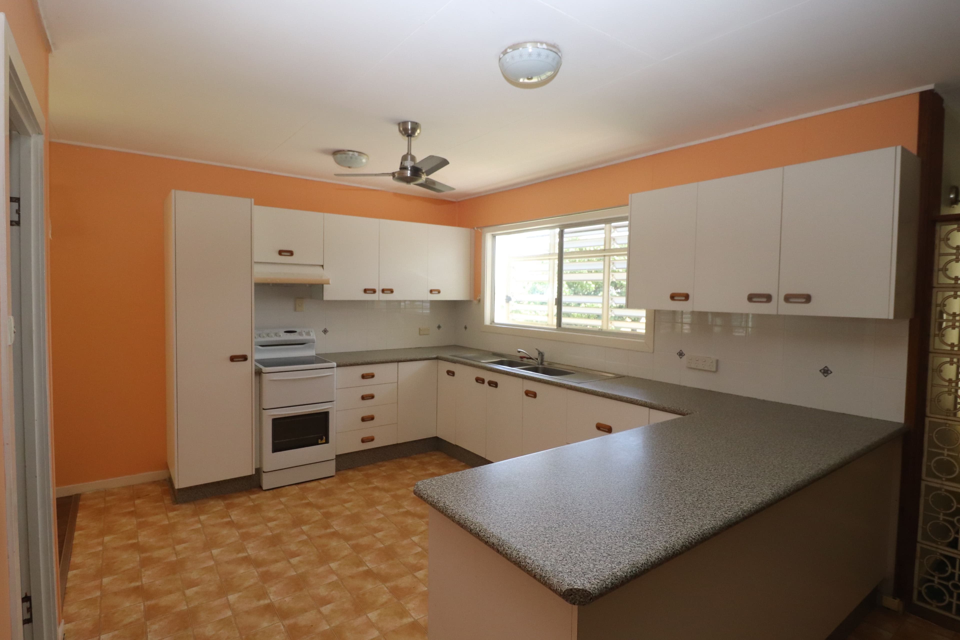18 Dalrymple Street, Ingham QLD 4850, Ingham - Thumbnail 2