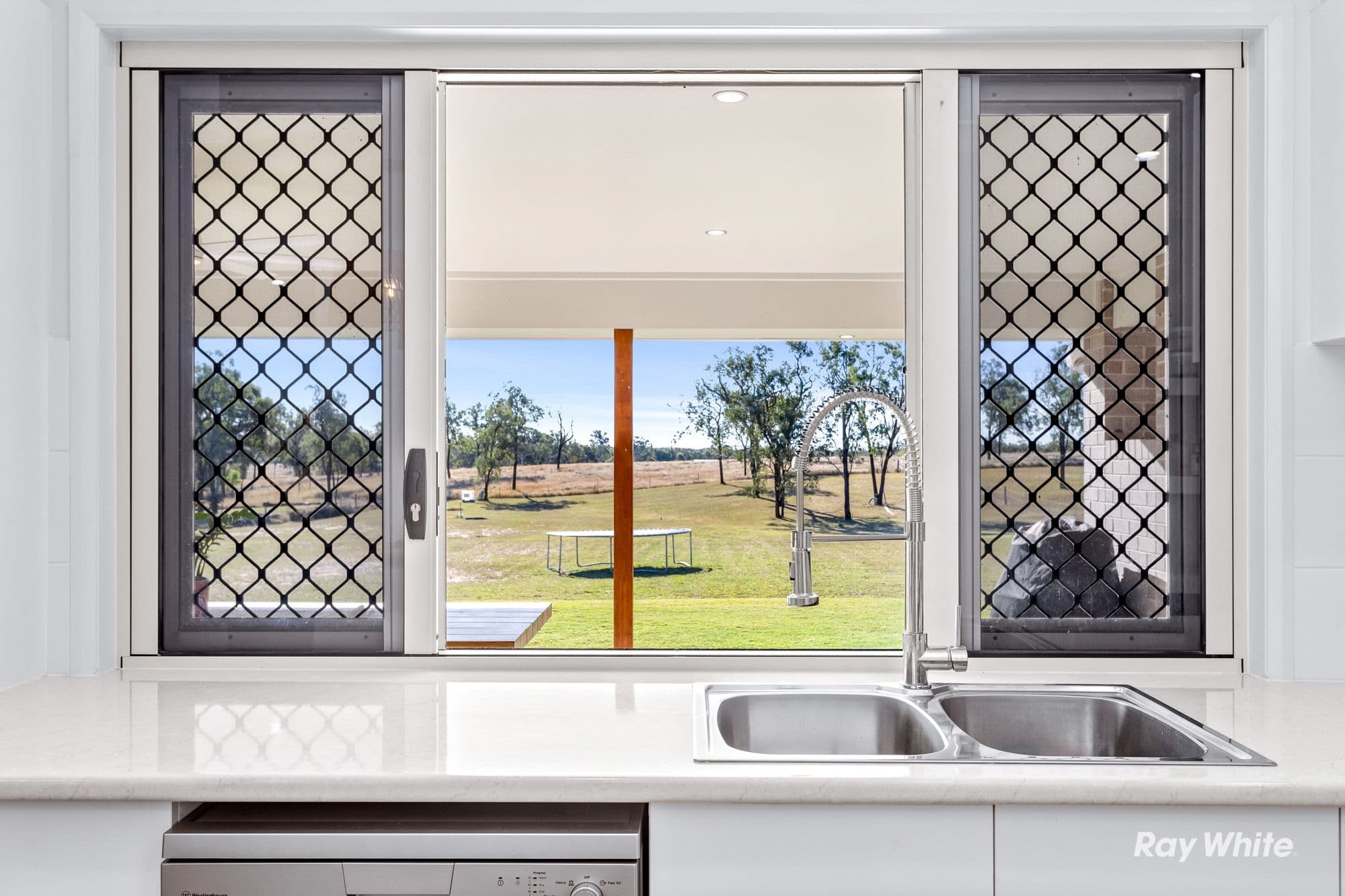 88 Clifton Street, Gracemere QLD 4702, Gracemere - Thumbnail 4