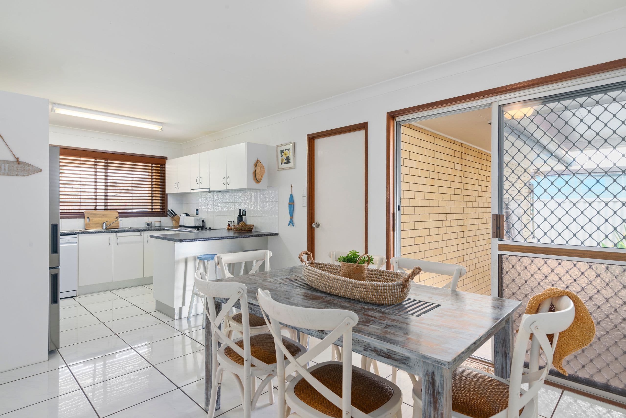 247 Mallawa Drive, Palm Beach QLD 4221, Palm Beach - Thumbnail 2